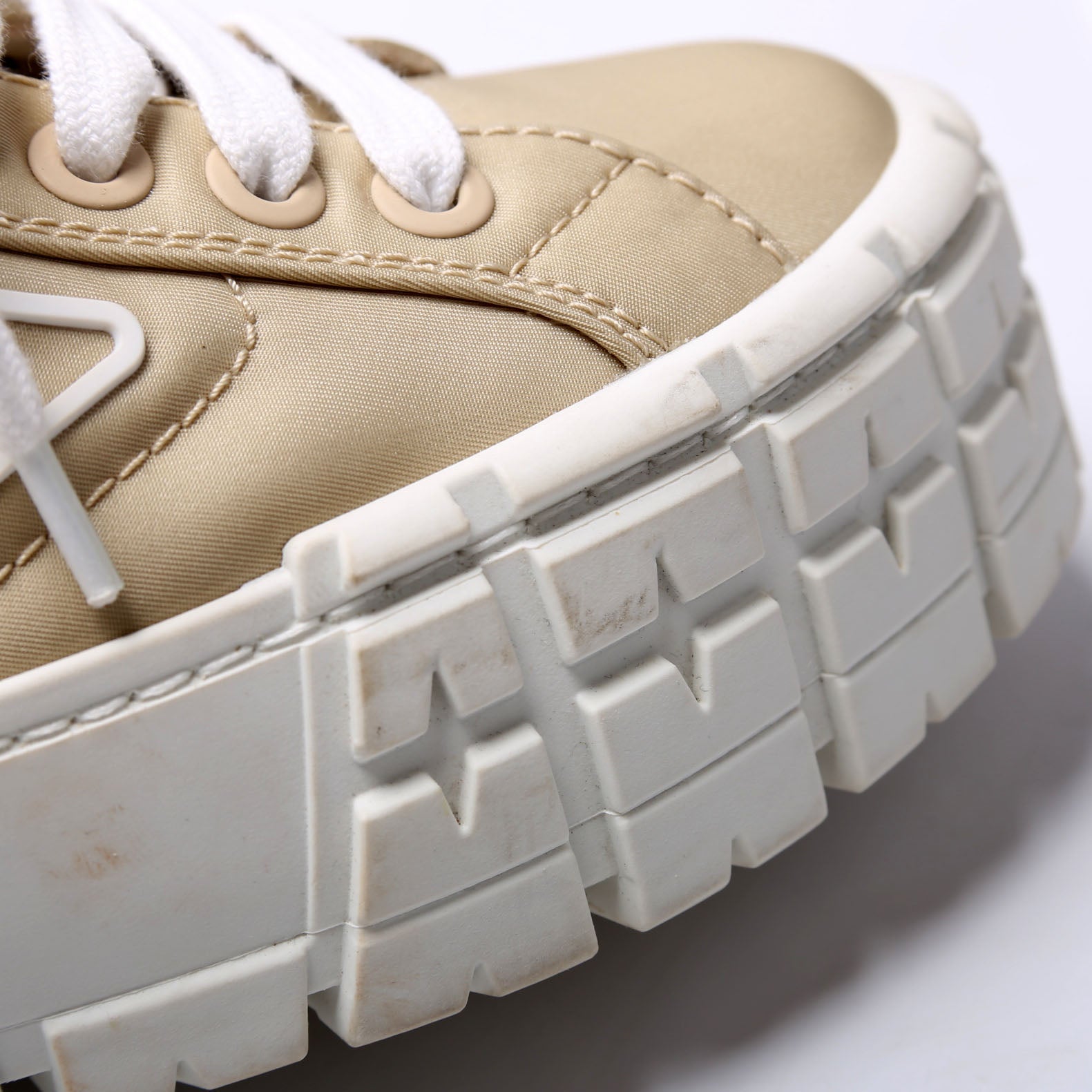 Double Wheel Sneakers Size 38 Beige