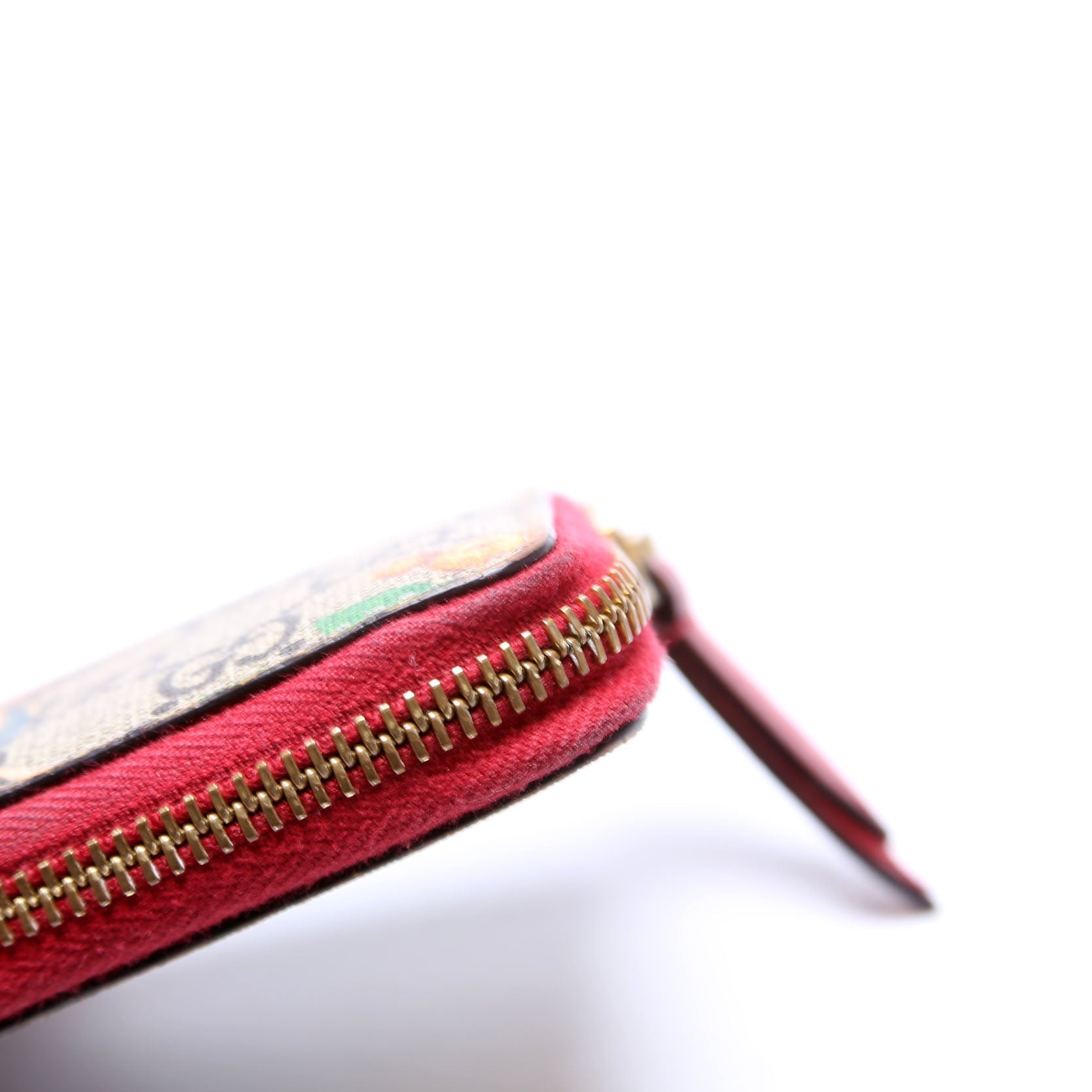424897 GG Supreme Tian Zip Around Card Case Beige/Red