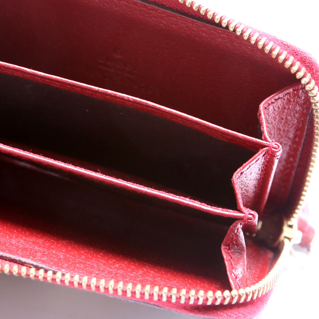 424897 GG Supreme Tian Zip Around Card Case Beige/Red