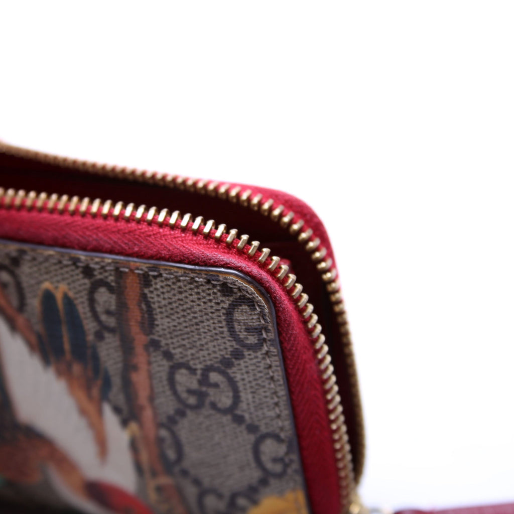 424897 GG Supreme Tian Zip Around Card Case Beige/Red