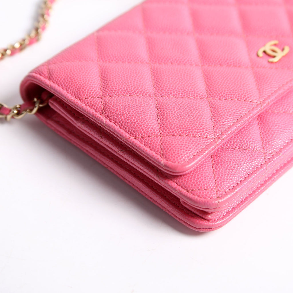 Wallet On Chain Classic Quilted Caviar Pink