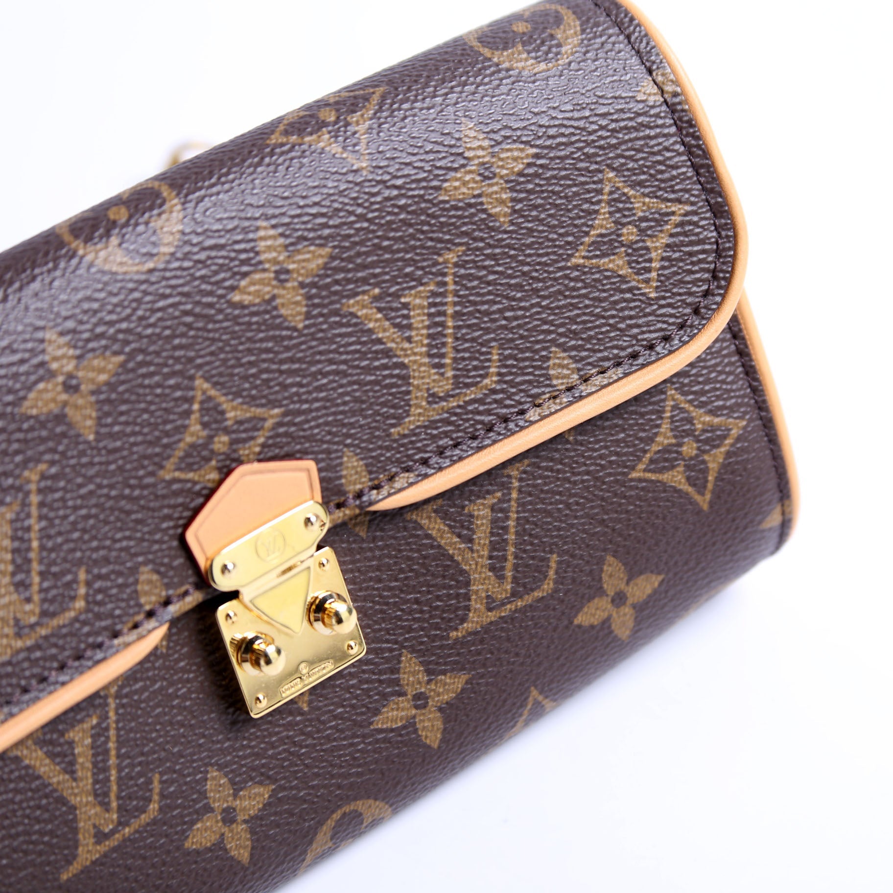 Pochette Cameille Monogram