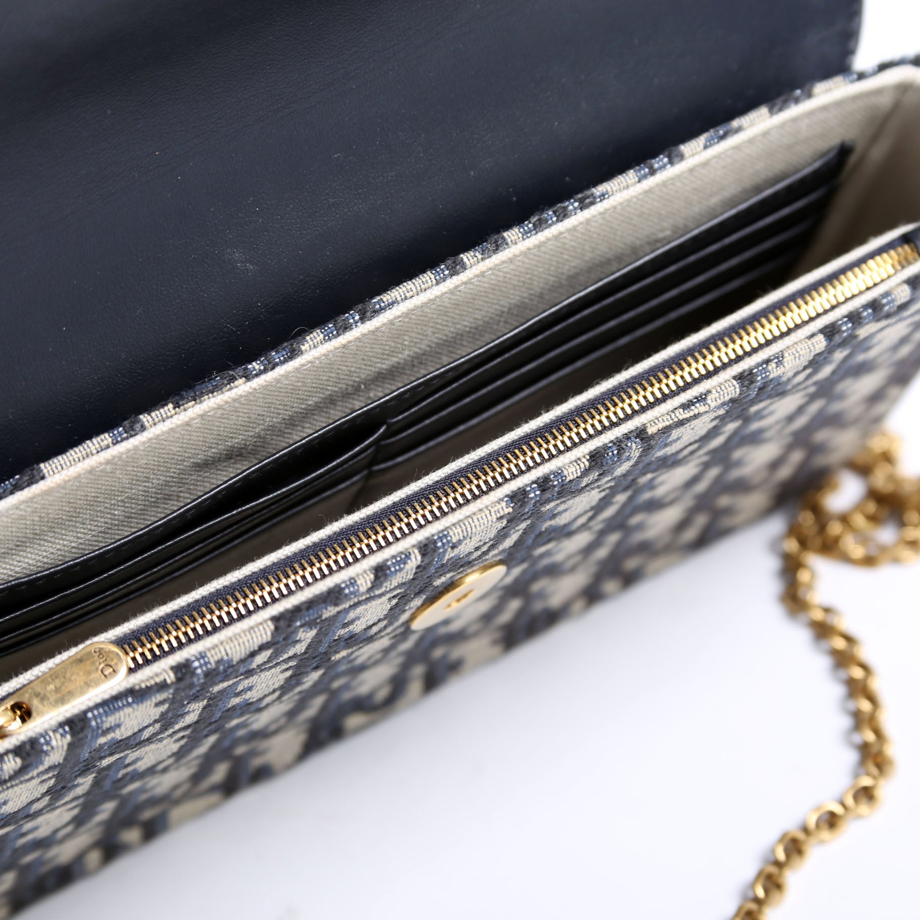 Oblique Chain Saddle Pouch