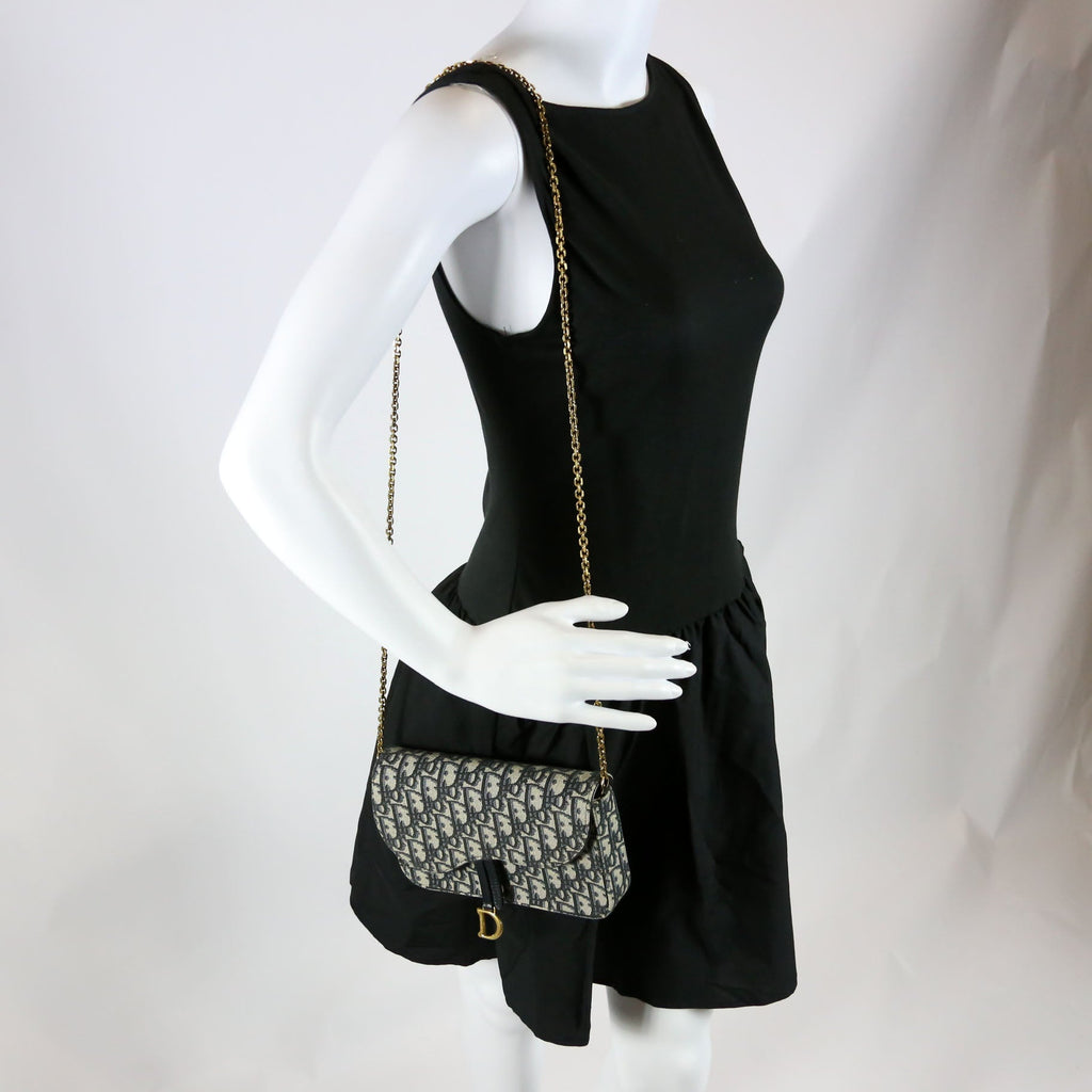 Oblique Chain Saddle Pouch
