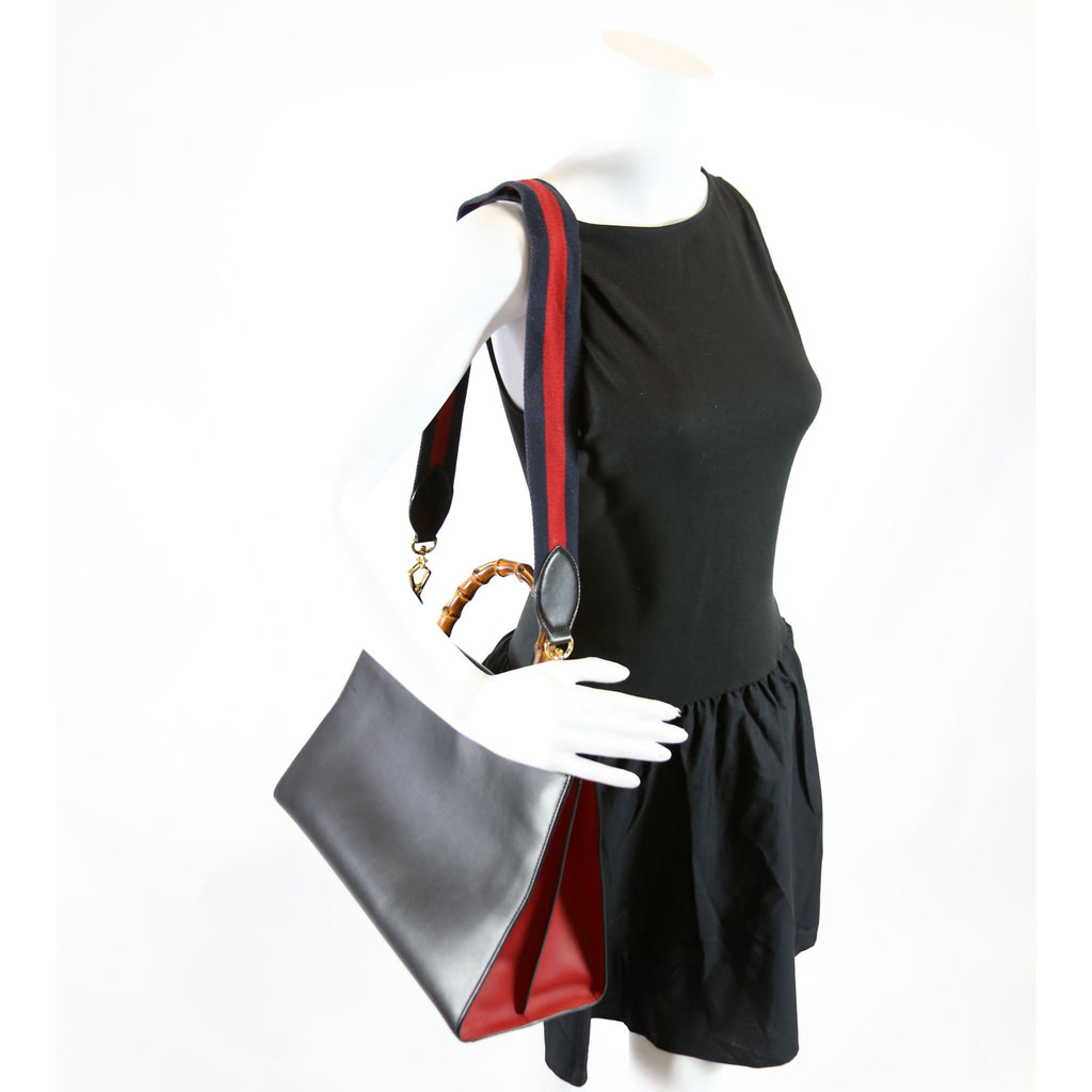453764 Nymphaea Medium Bamboo Top Handle Black