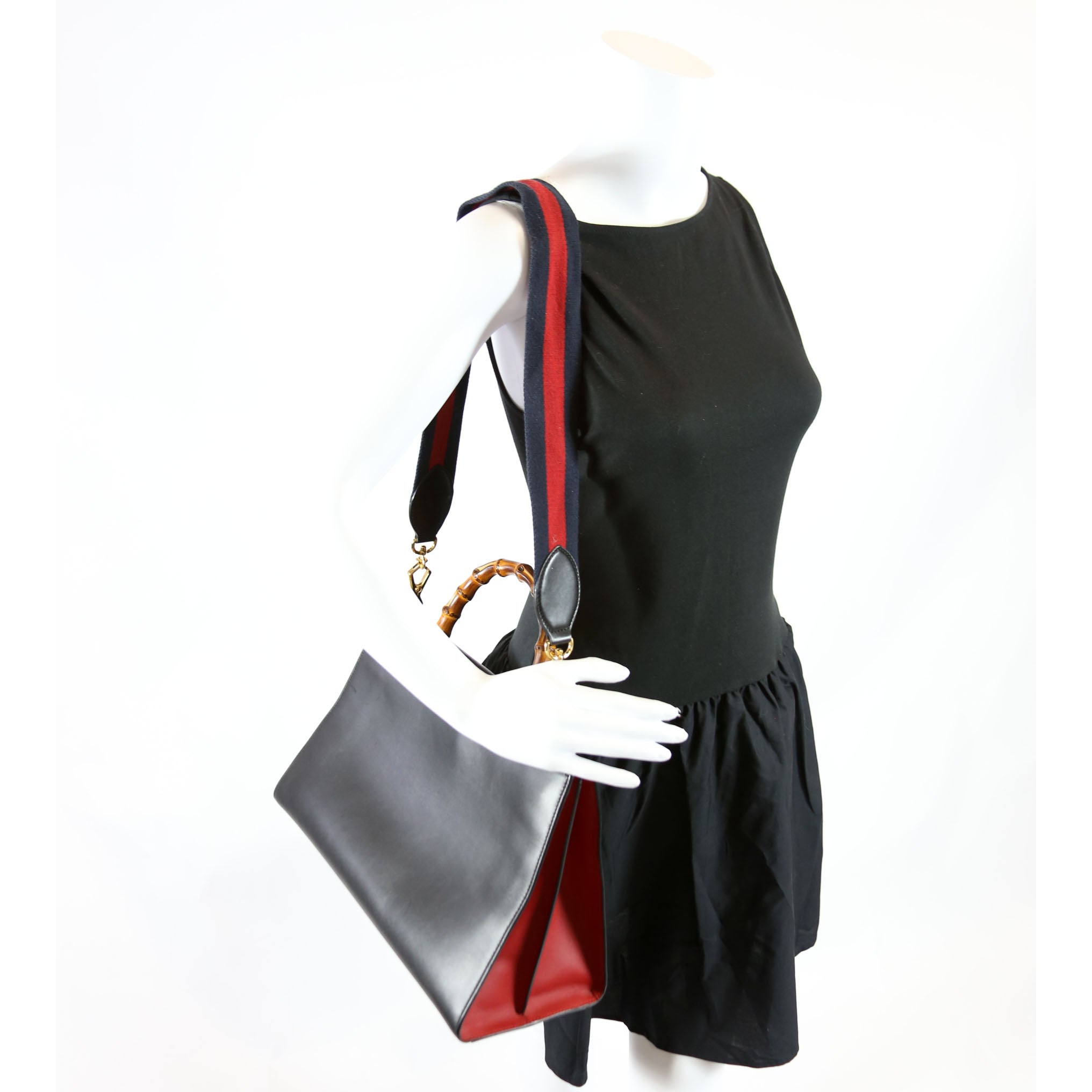 453764 Nymphaea Medium Bamboo Top Handle Black
