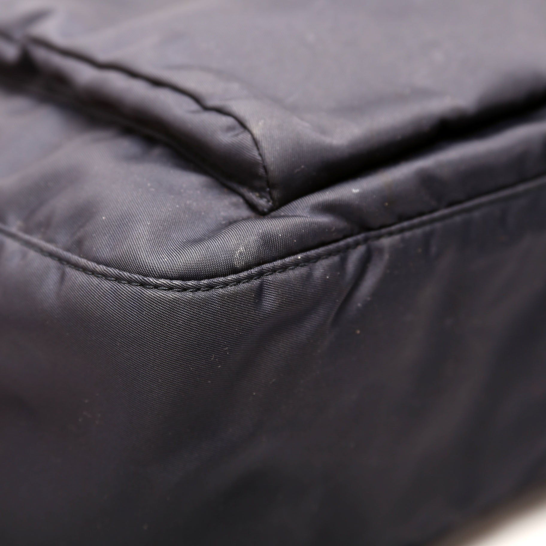 Tessuto Nylon Saffiano Messenger Bag Navy