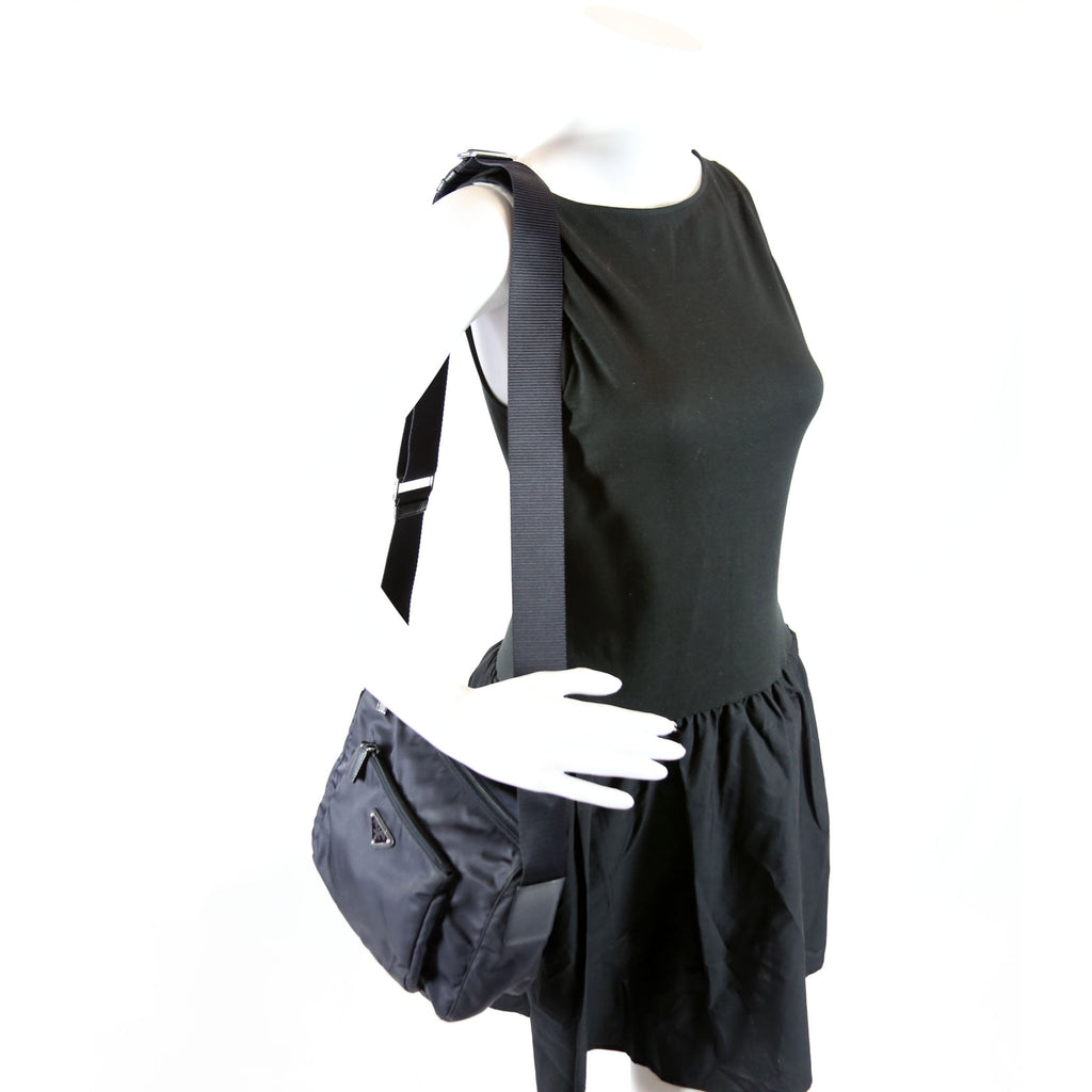 Tessuto Nylon Saffiano Messenger Bag Navy