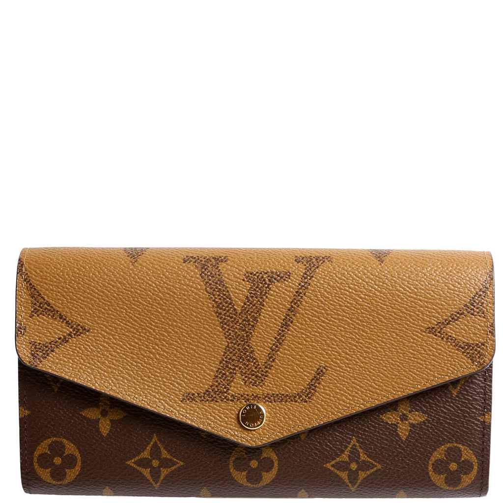 Sarah Wallet Giant Reverse Monogram