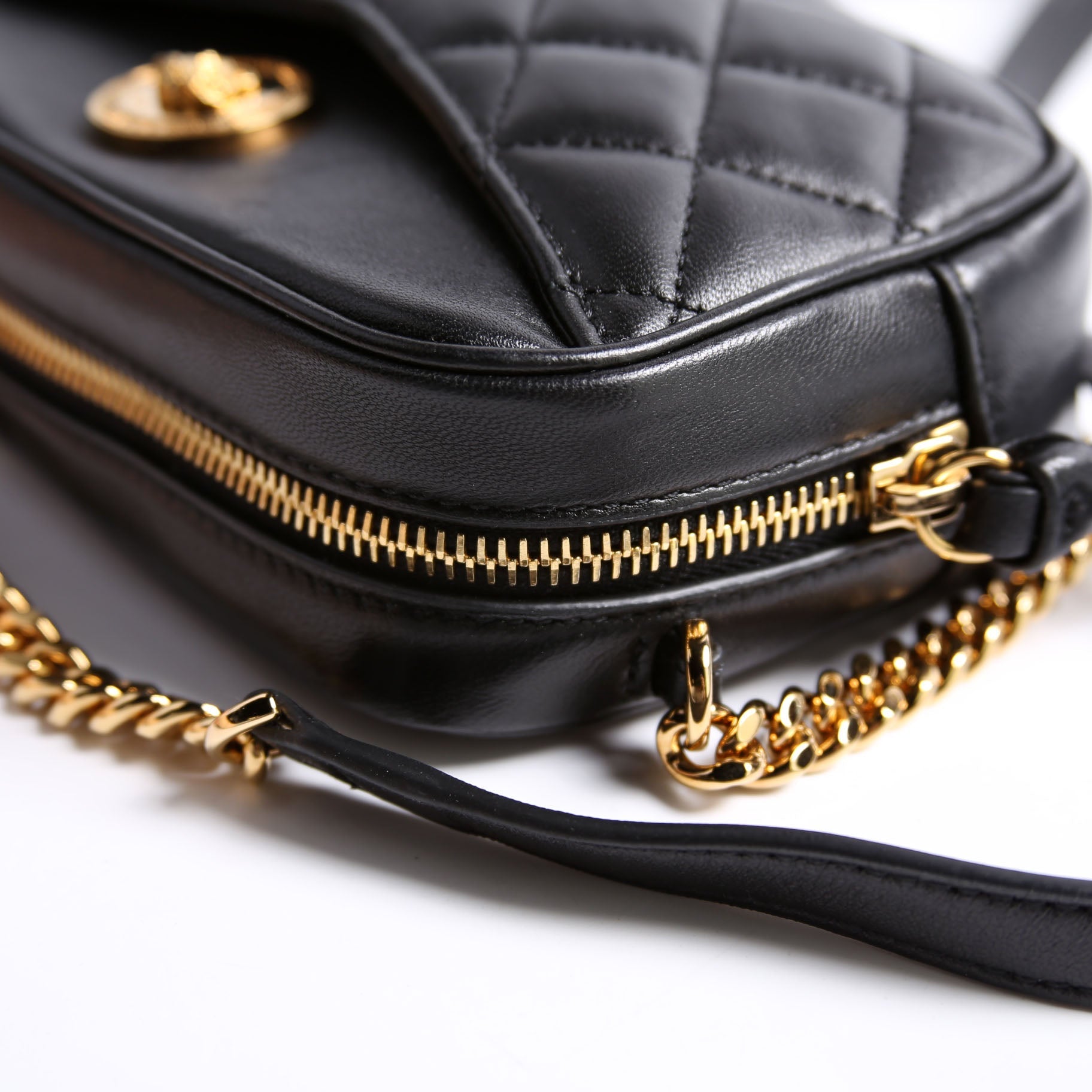 La Medusa Quilted Leather Small Camera Bag Black