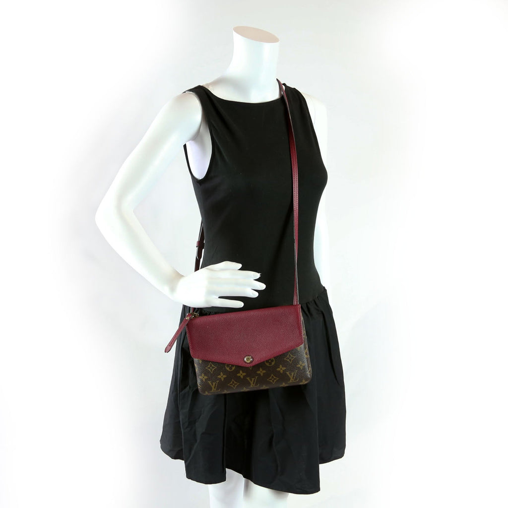 Pochette Twice Monogram Berry