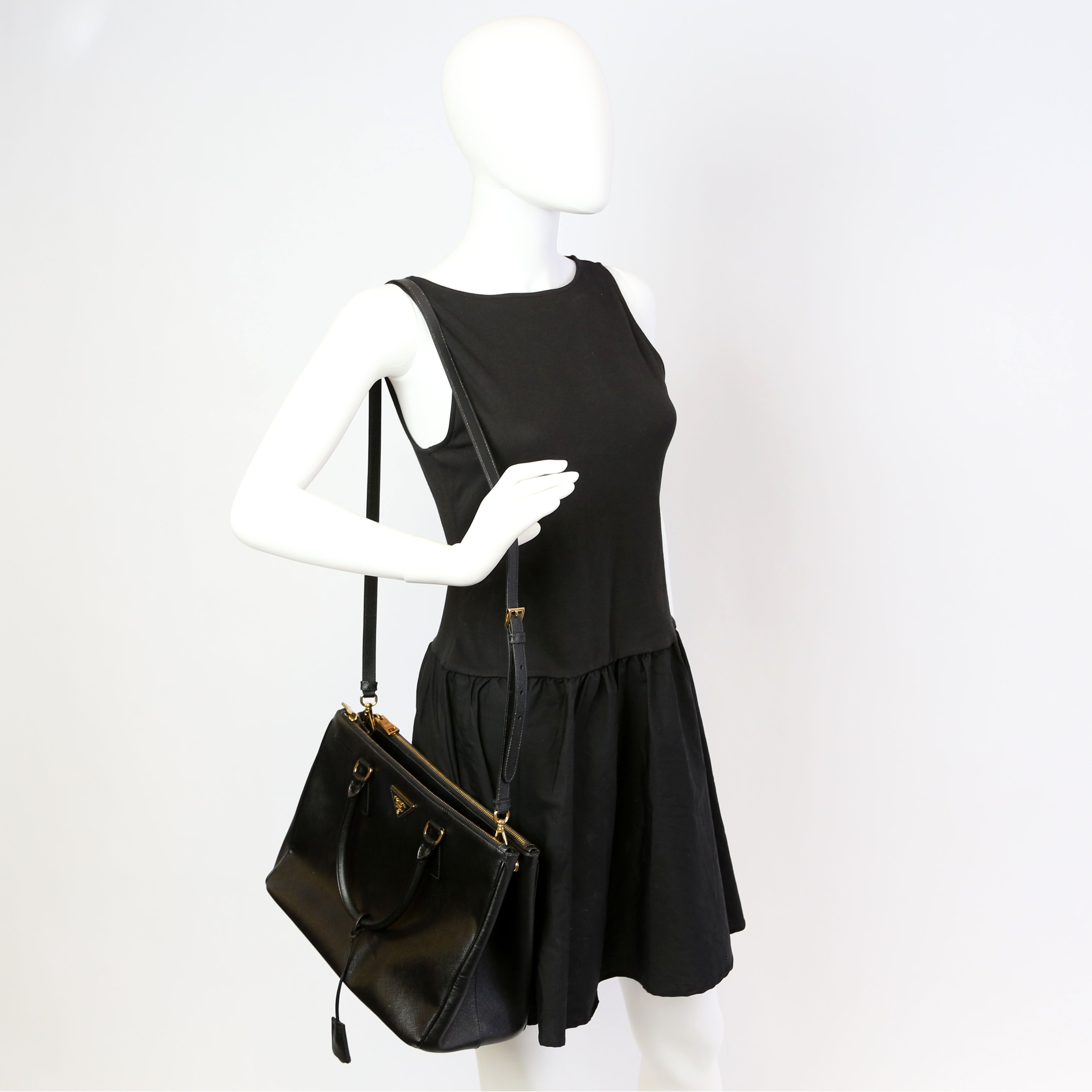 Saffiano Galleria Medium Black