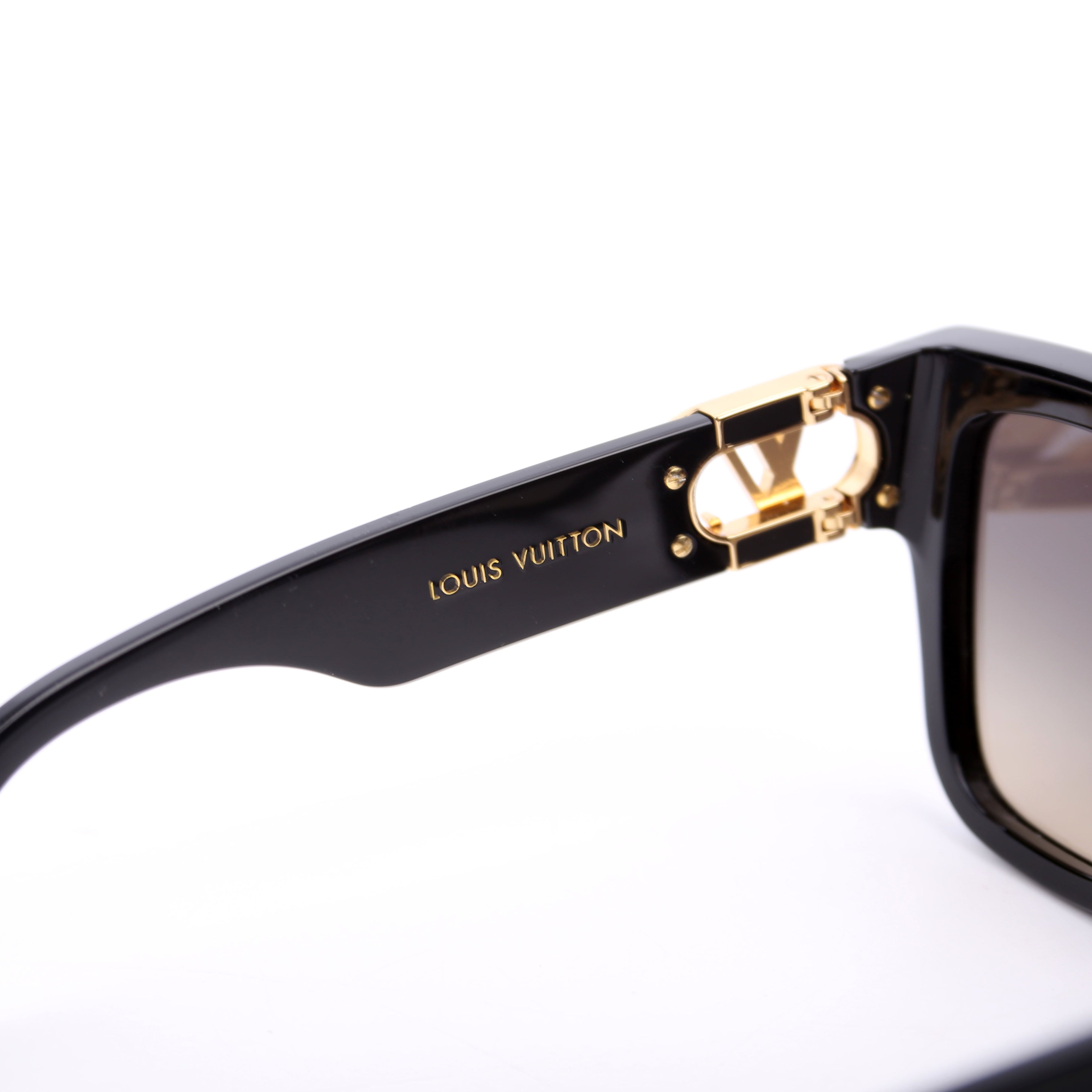 Z1566W Link PM Square Sunglasses