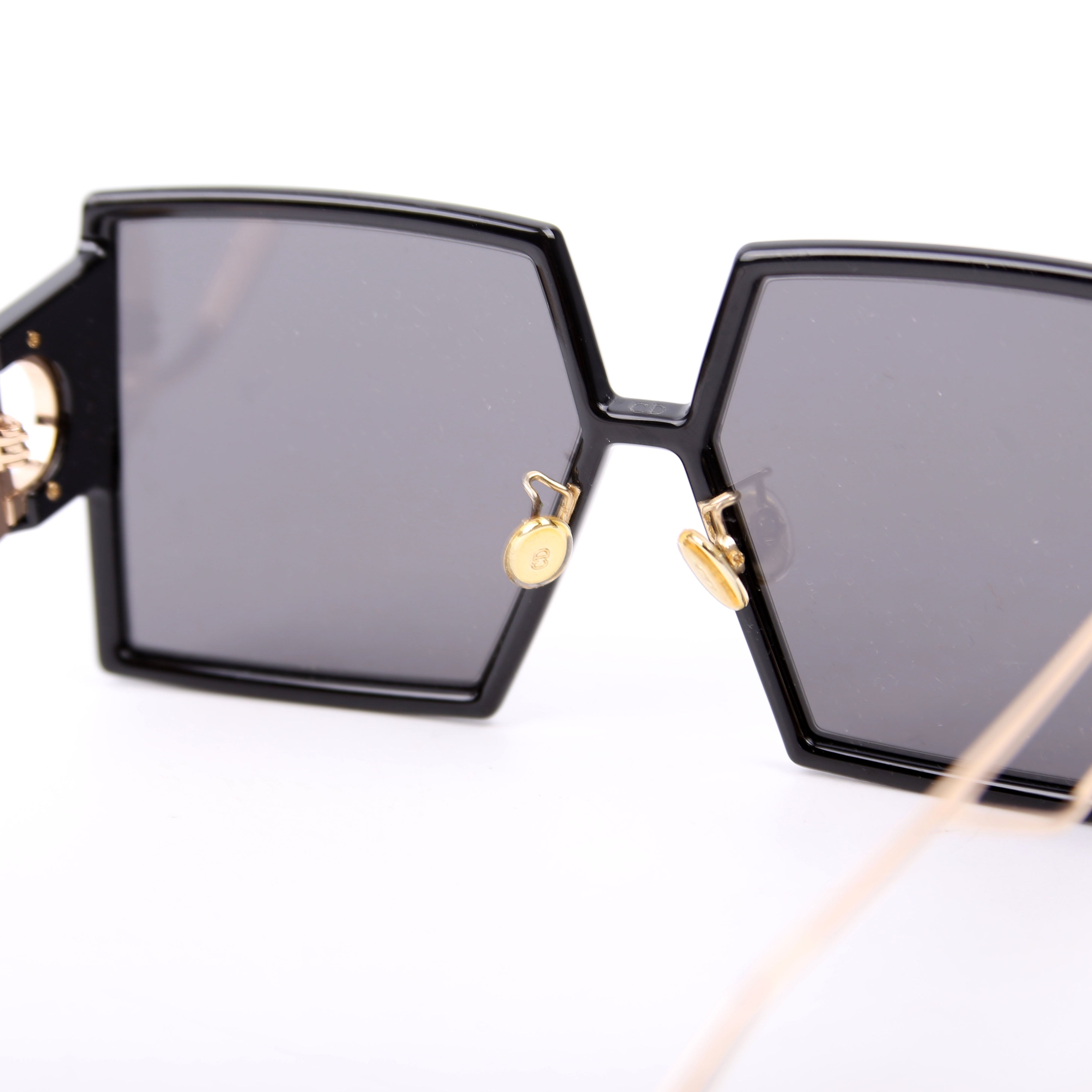 30 Montaigne Square Sunglasses