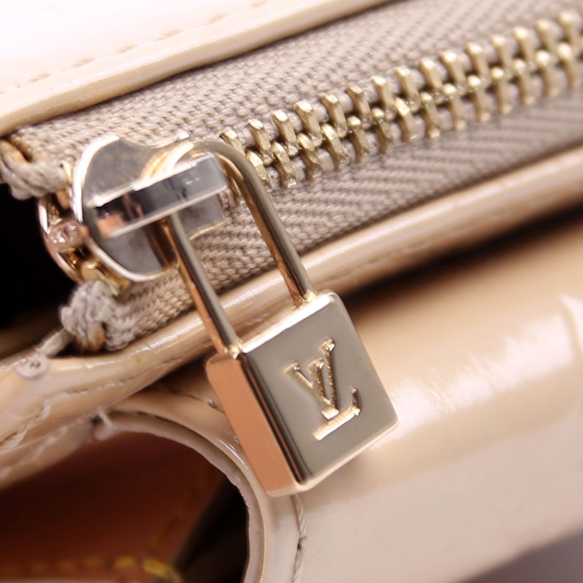 Mott Vernis Beige