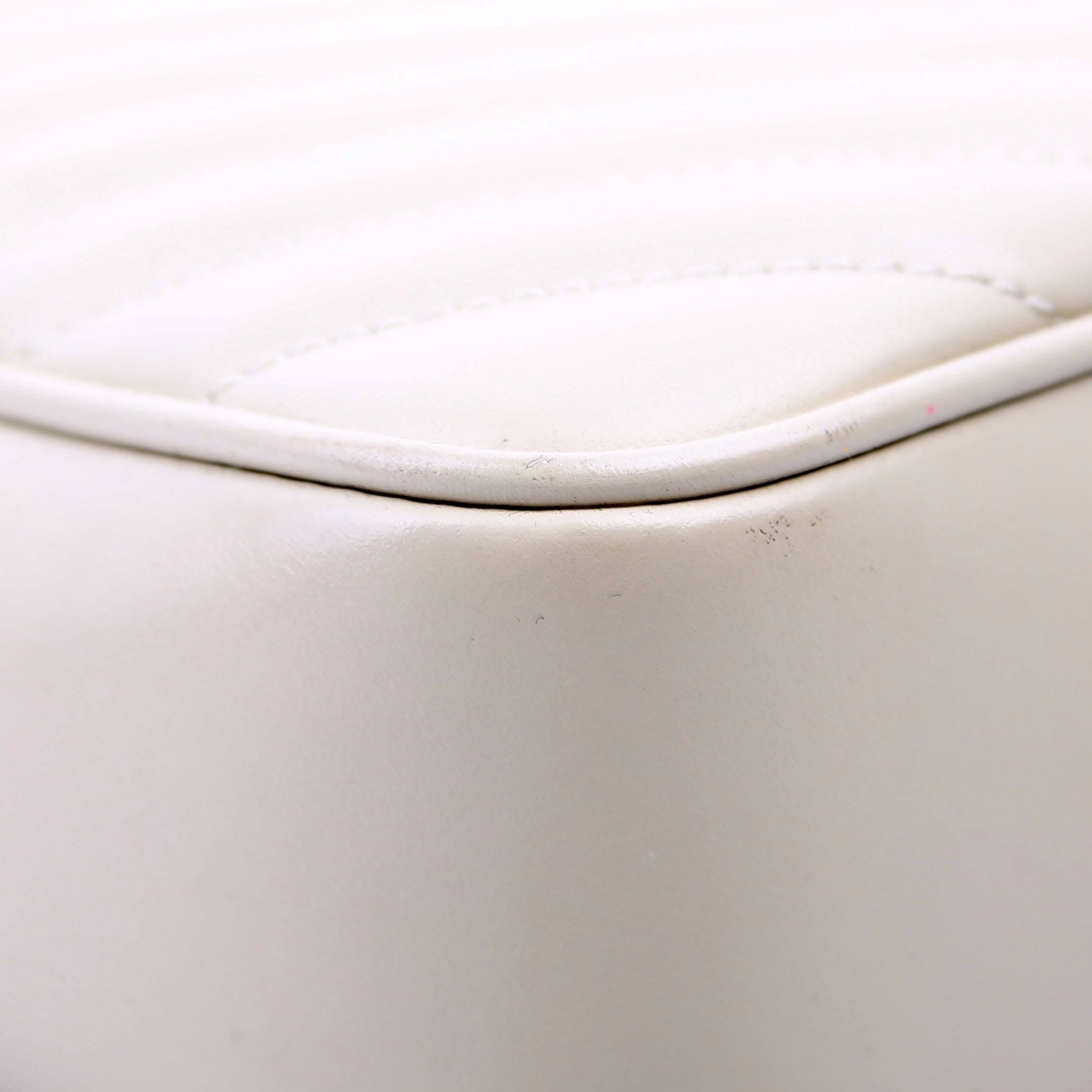 Lou Camera Bag Quilted White
