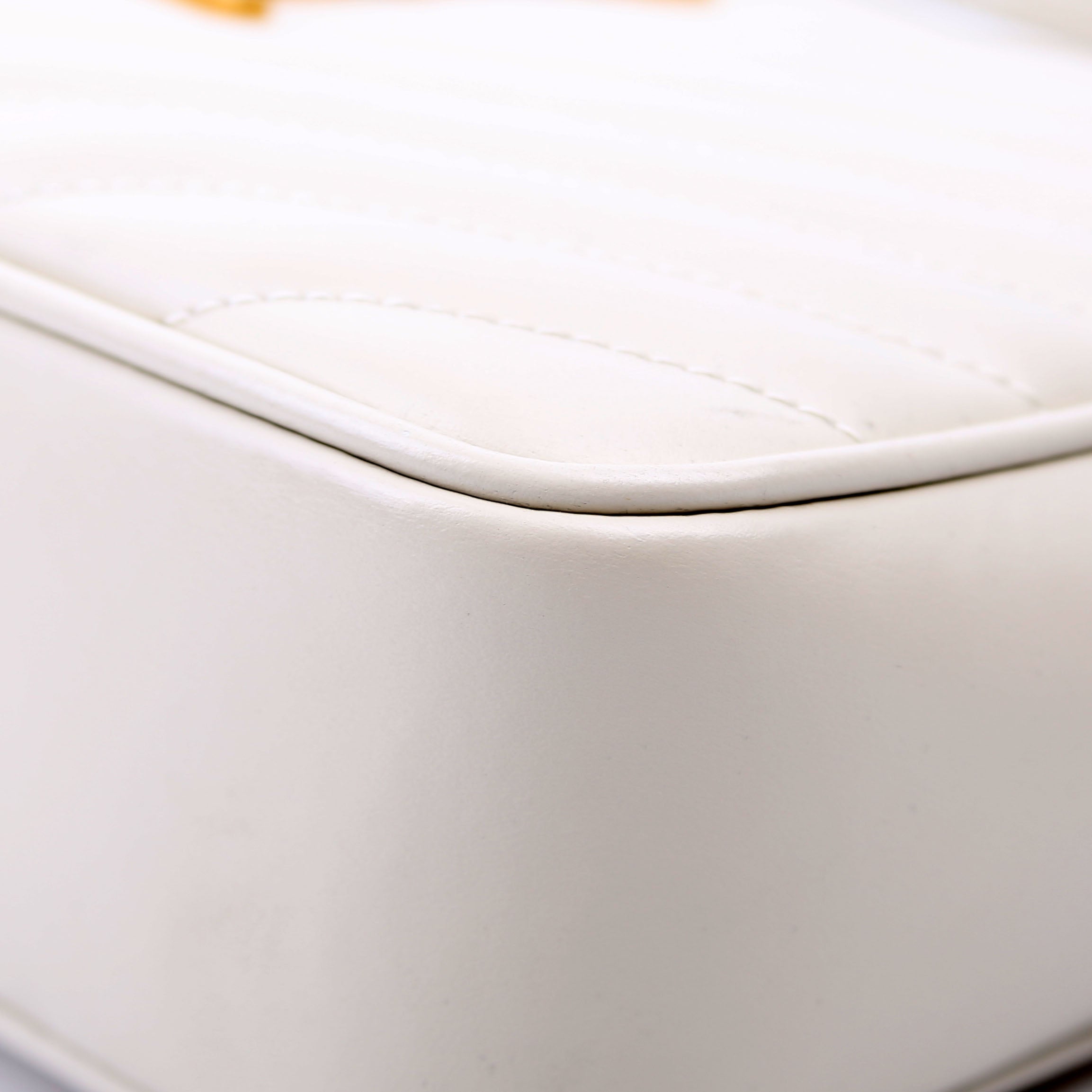 Lou Camera Bag Quilted White