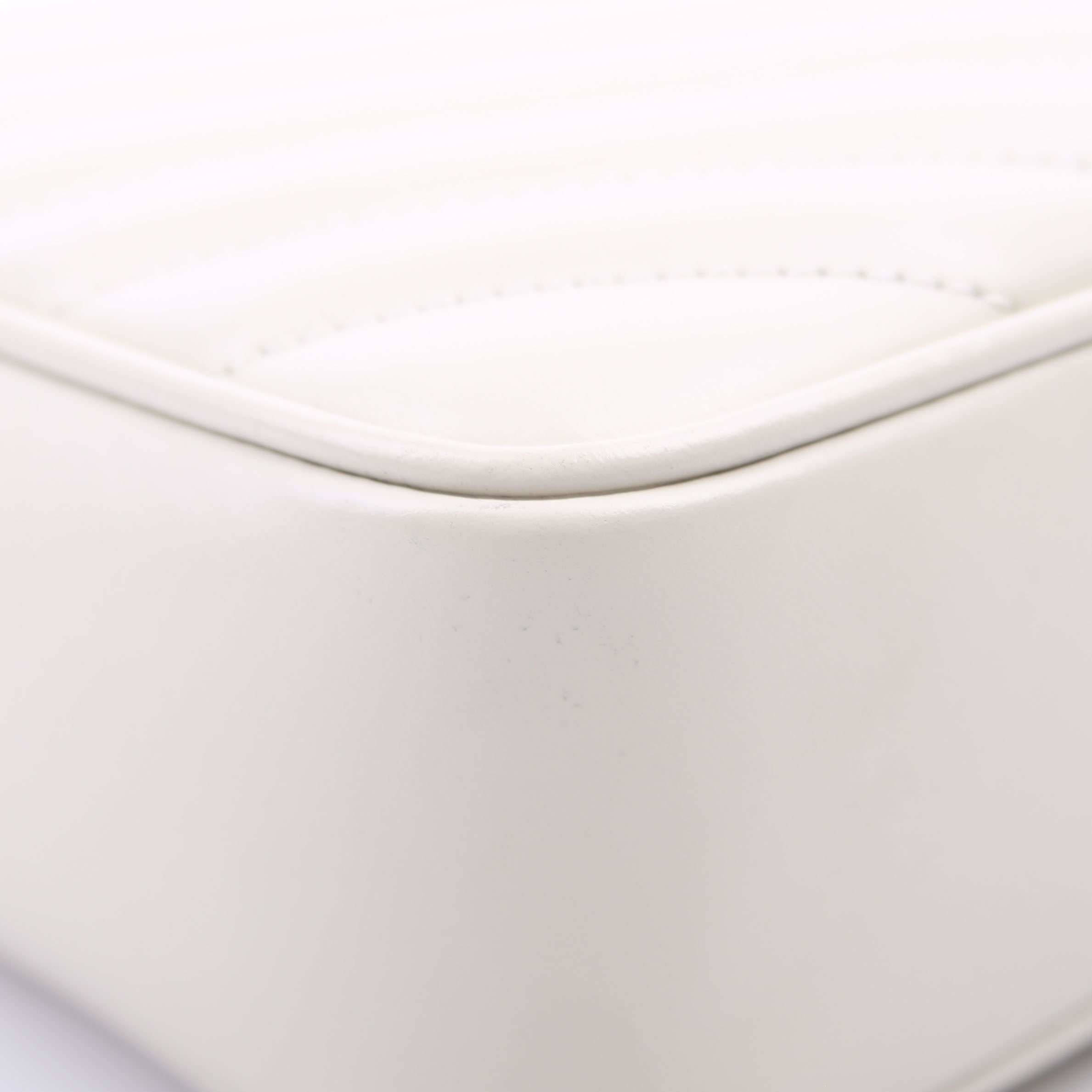 Lou Camera Bag Quilted White