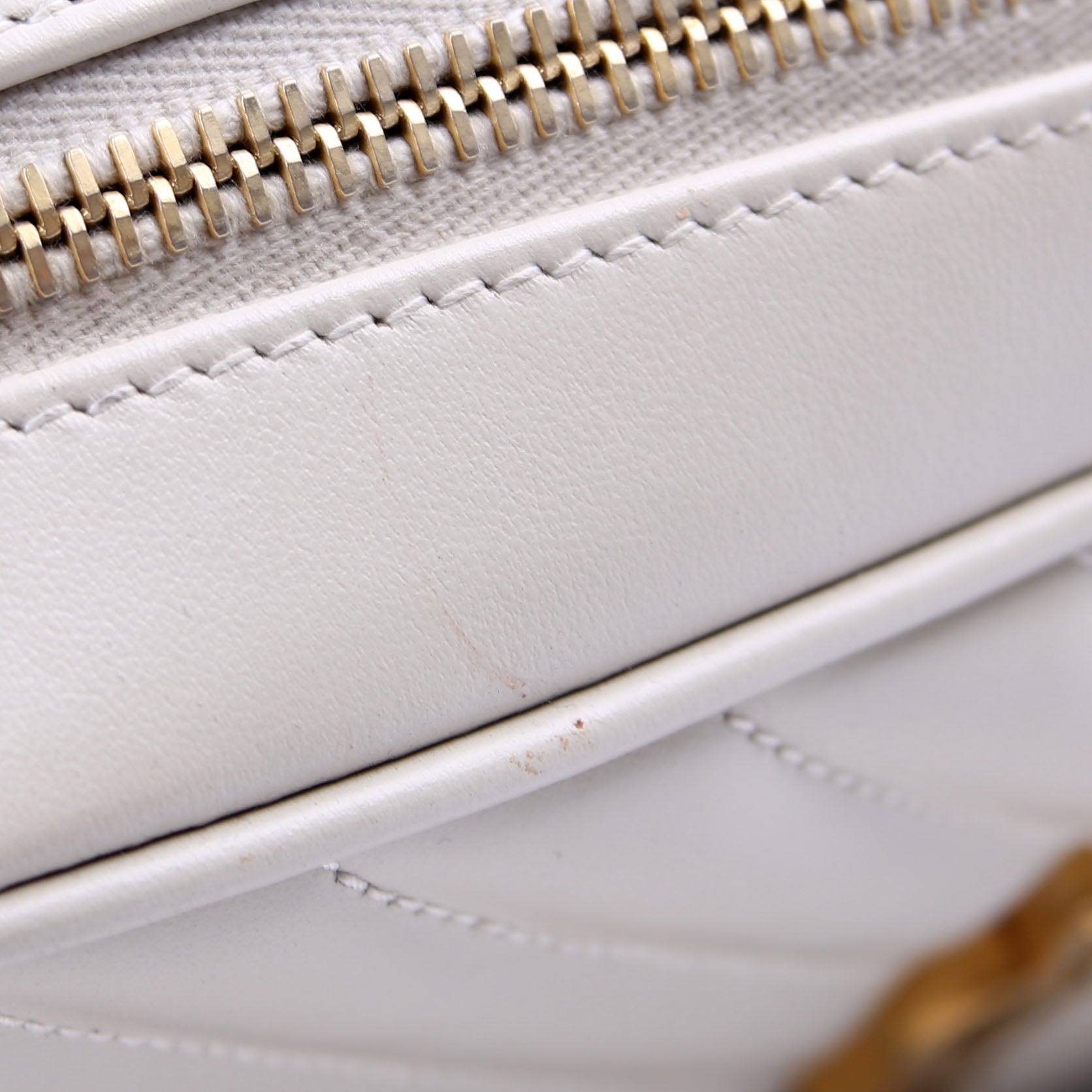 Lou Camera Bag Quilted White