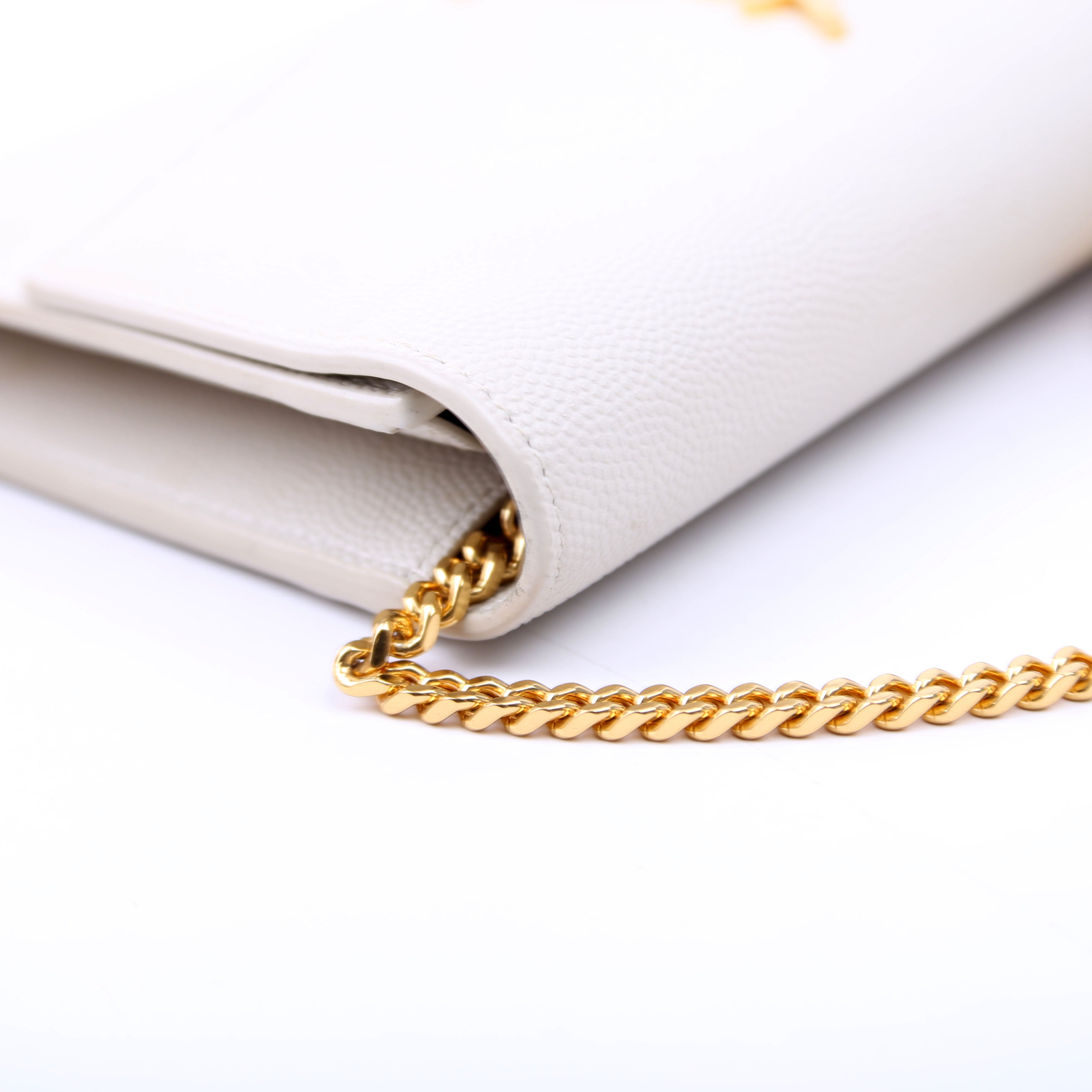 Uptown Chain Wallet Grain Cream