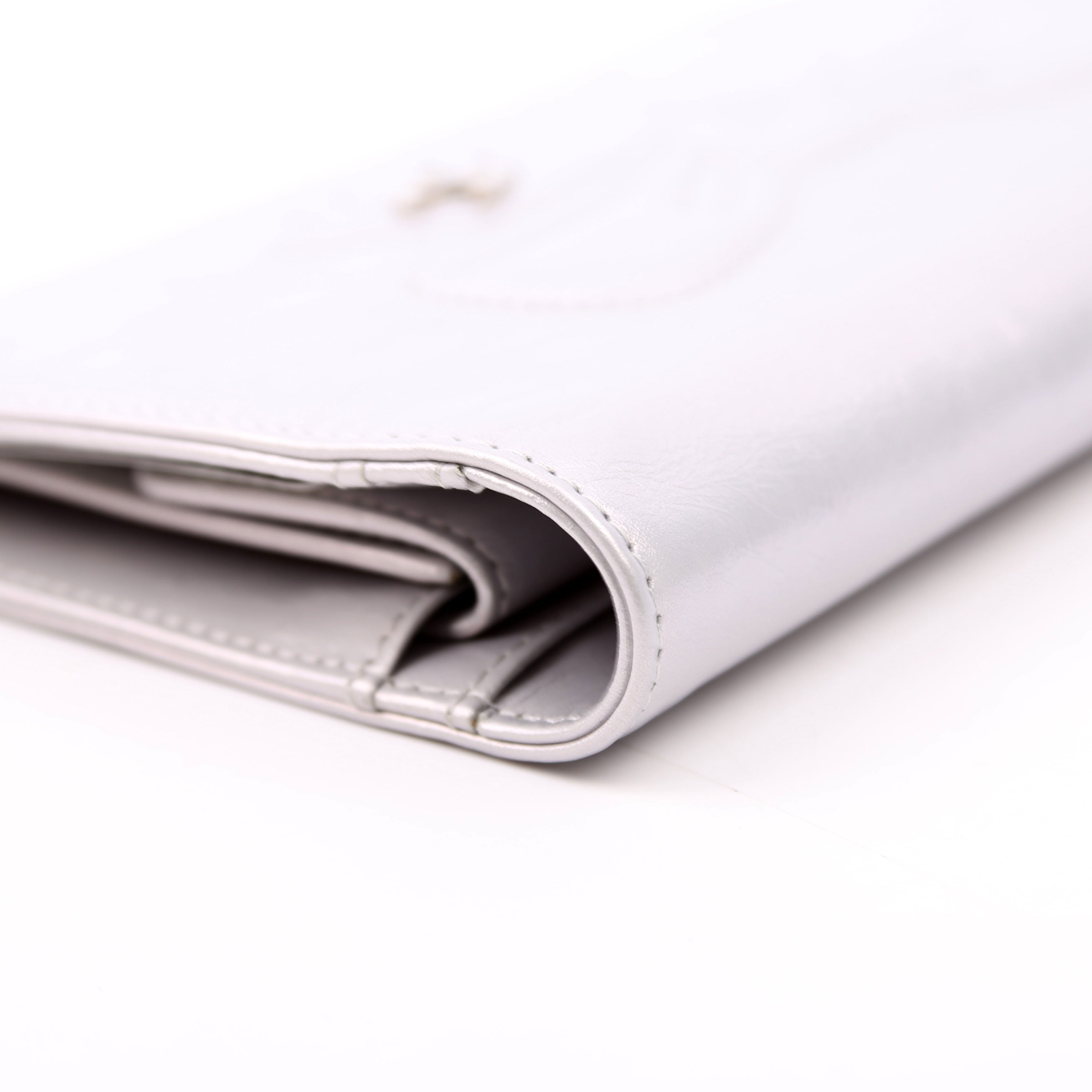 CC Bow Bi-Fold Wallet Metallic 12M Silver