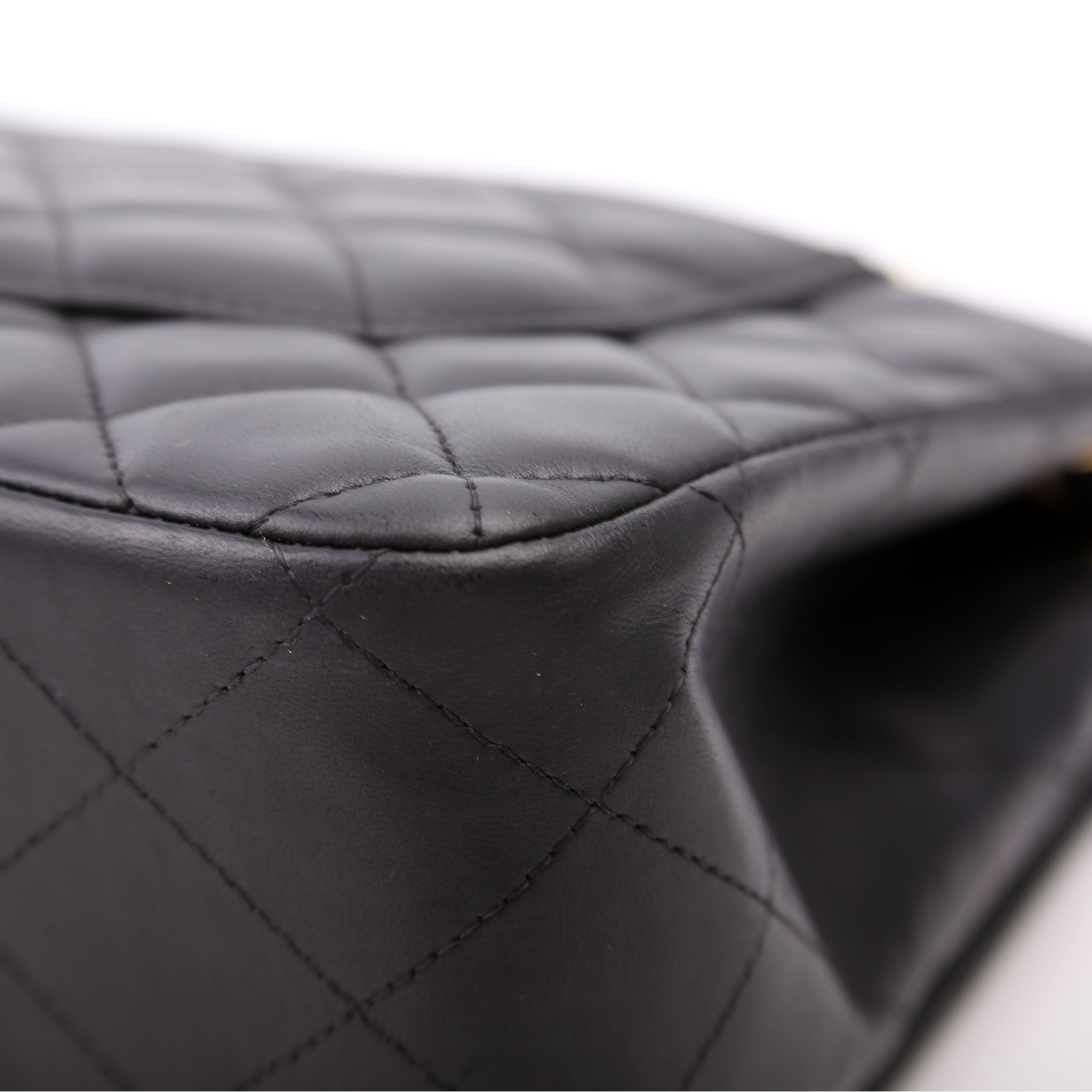 Classic Flap Jumbo Lambskin 14M Black