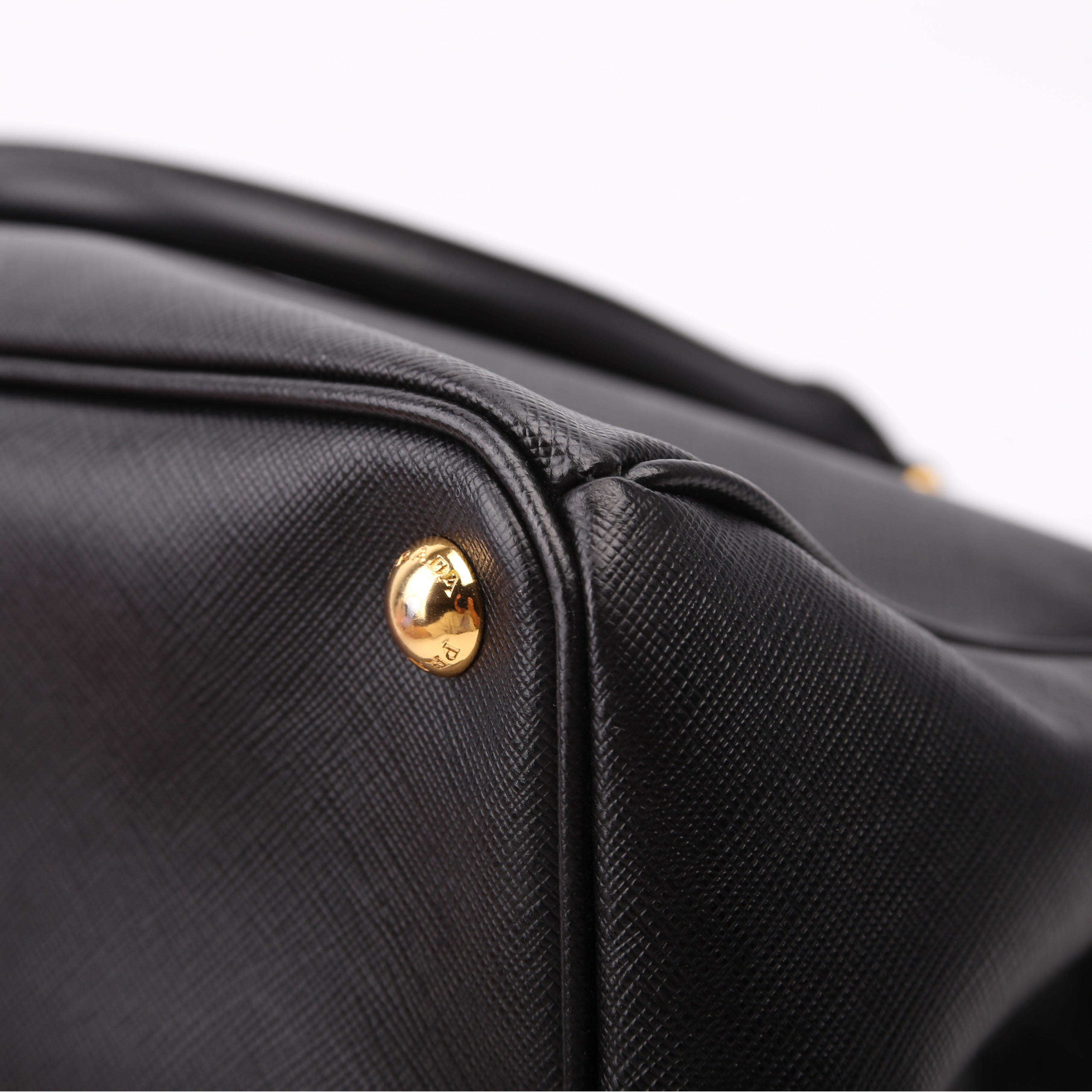 Saffiano Galleria Medium Black