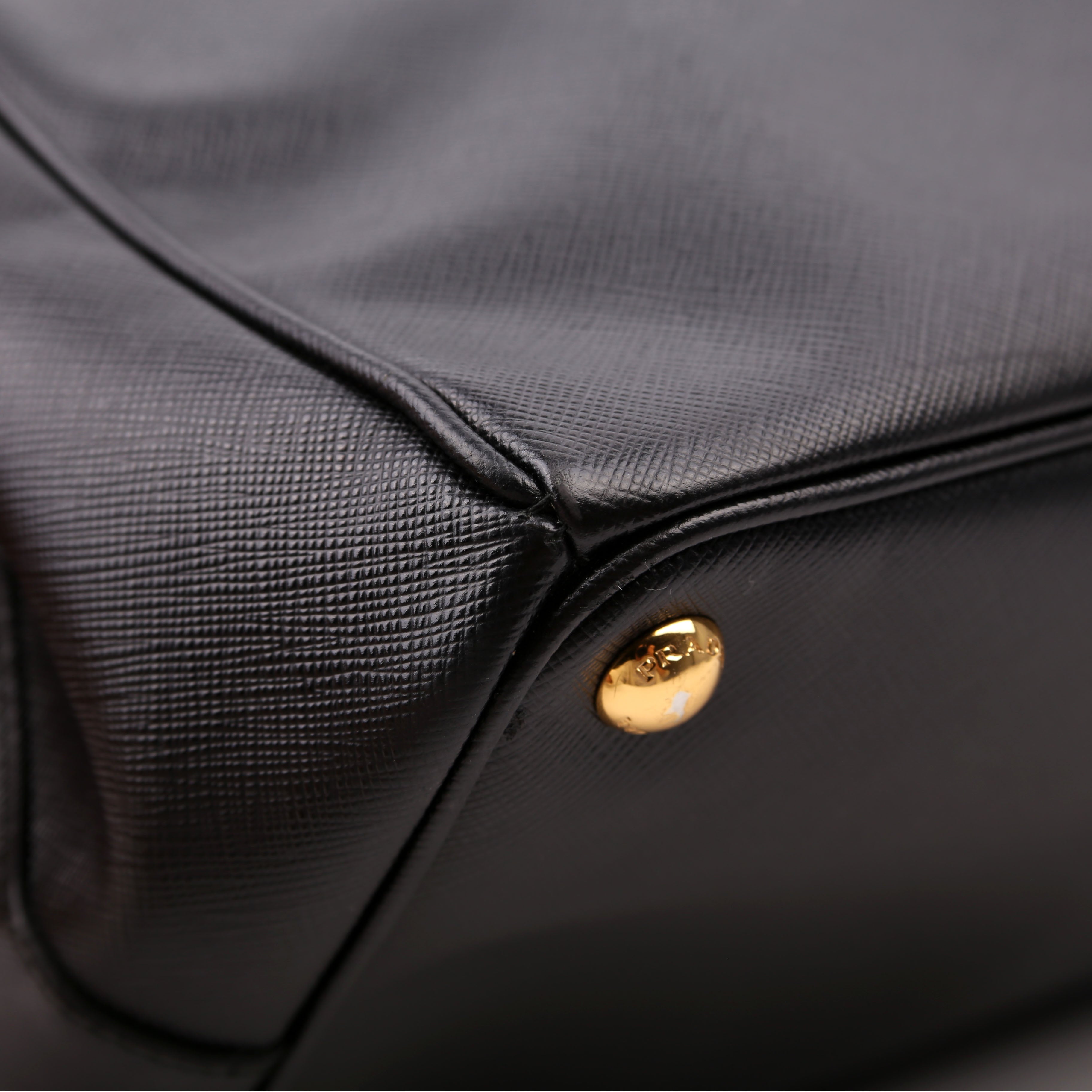 Saffiano Galleria Medium Black