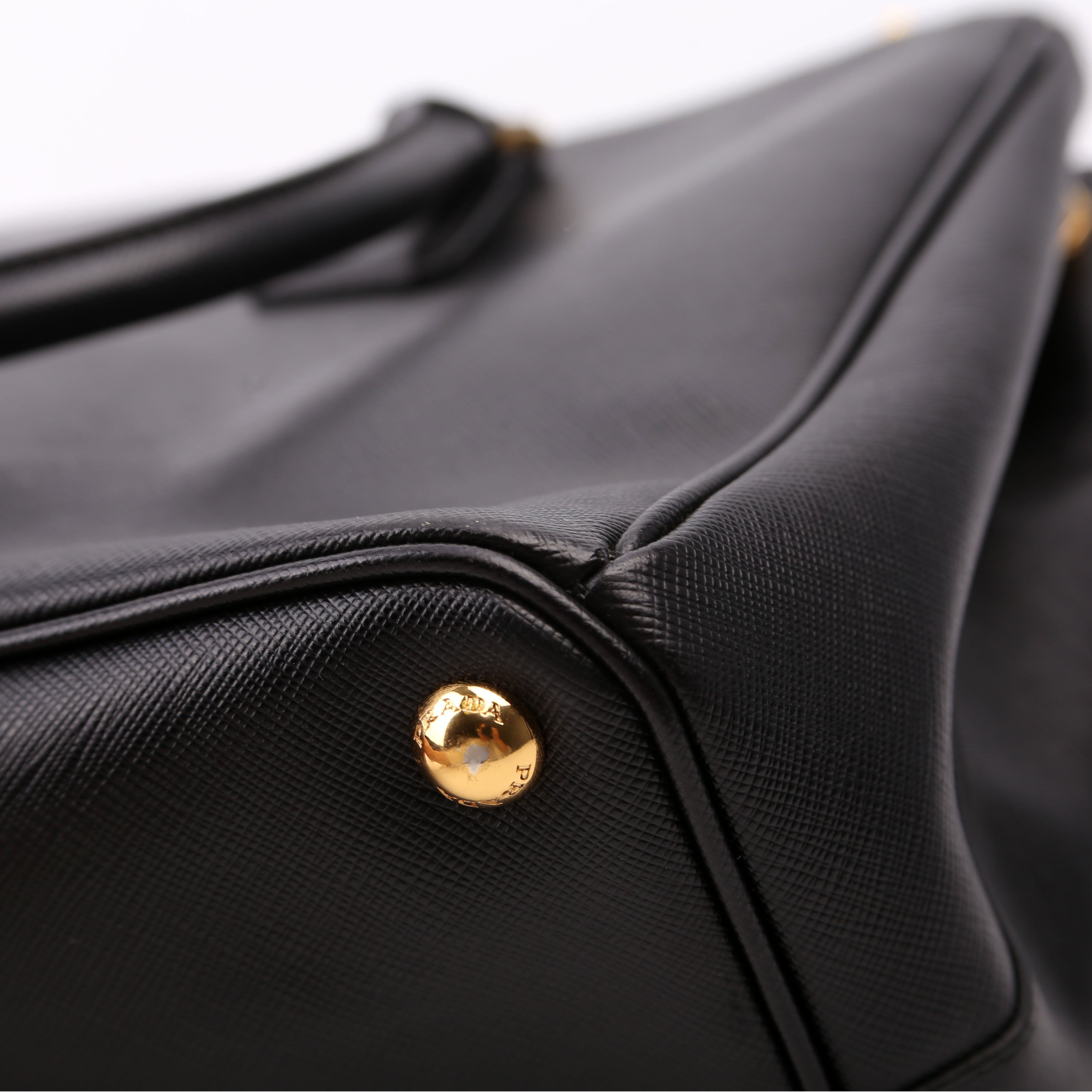 Saffiano Galleria Medium Black