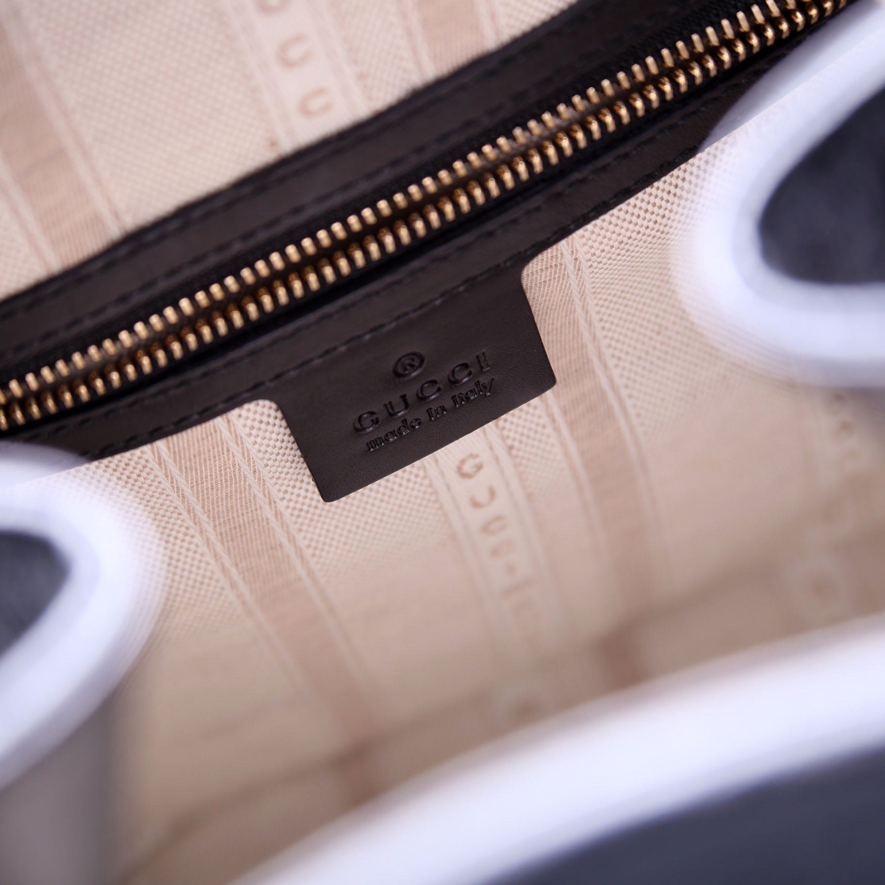 354228 Diamante Leather Bucket Medium Black