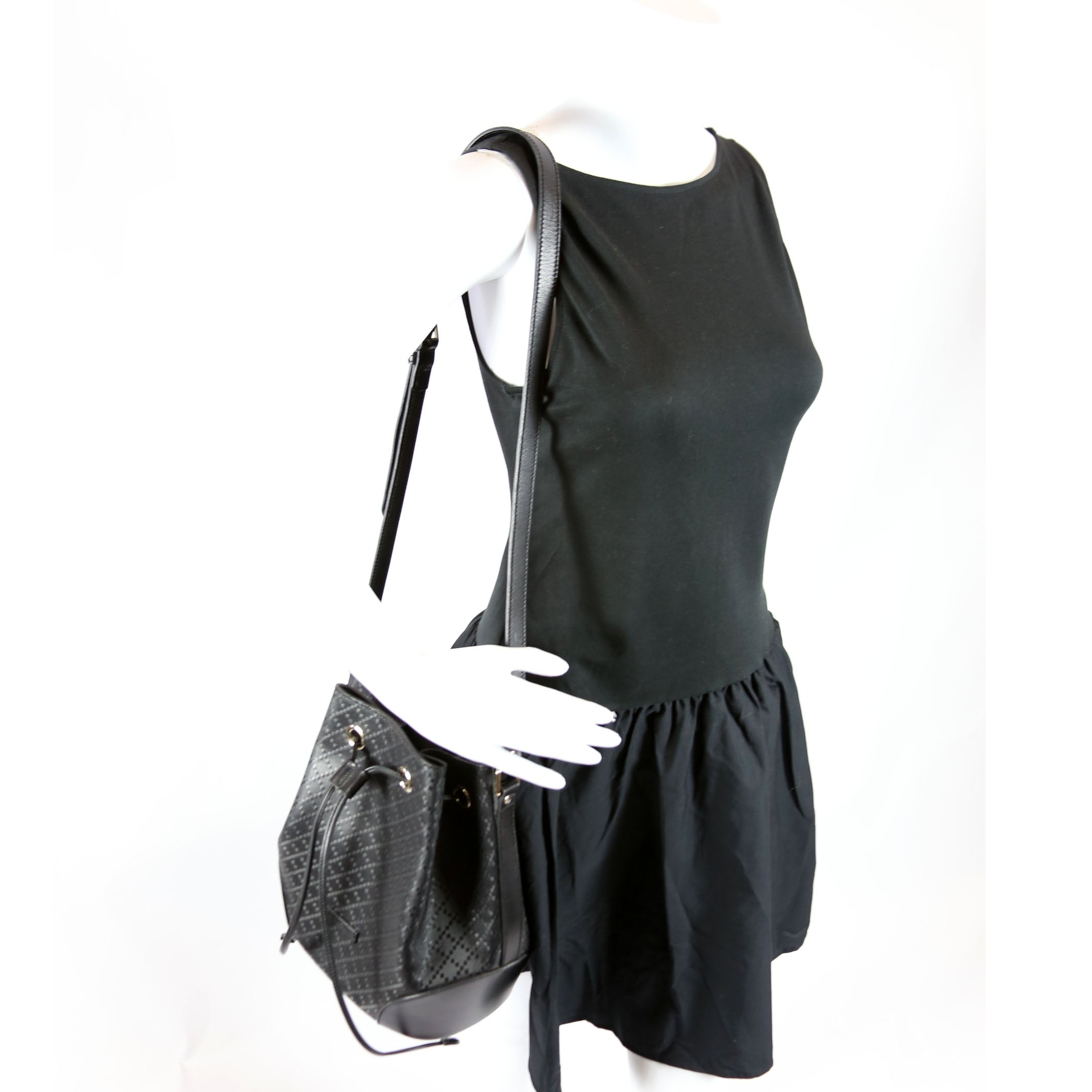 354228 Diamante Leather Bucket Medium Black