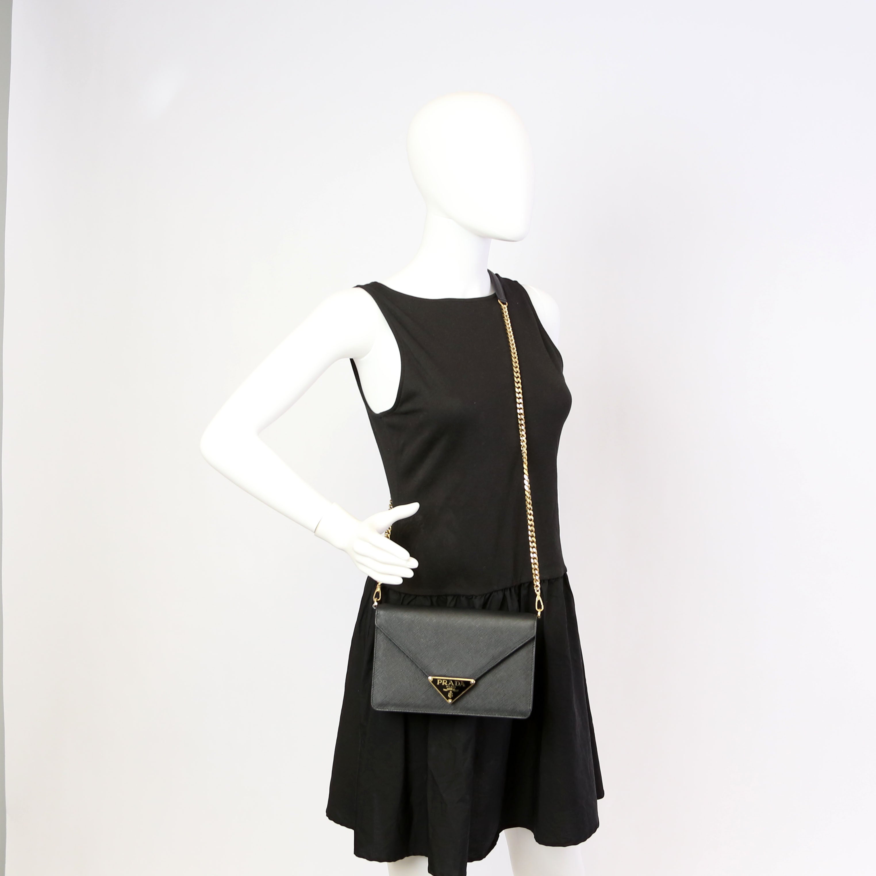 Triangle Envelope Saffiano Black
