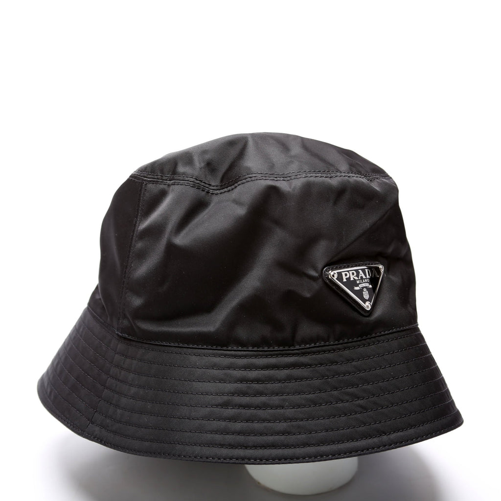 1HC137 Re-Nylon Triangle Logo Bucket Hat Size Medium Black