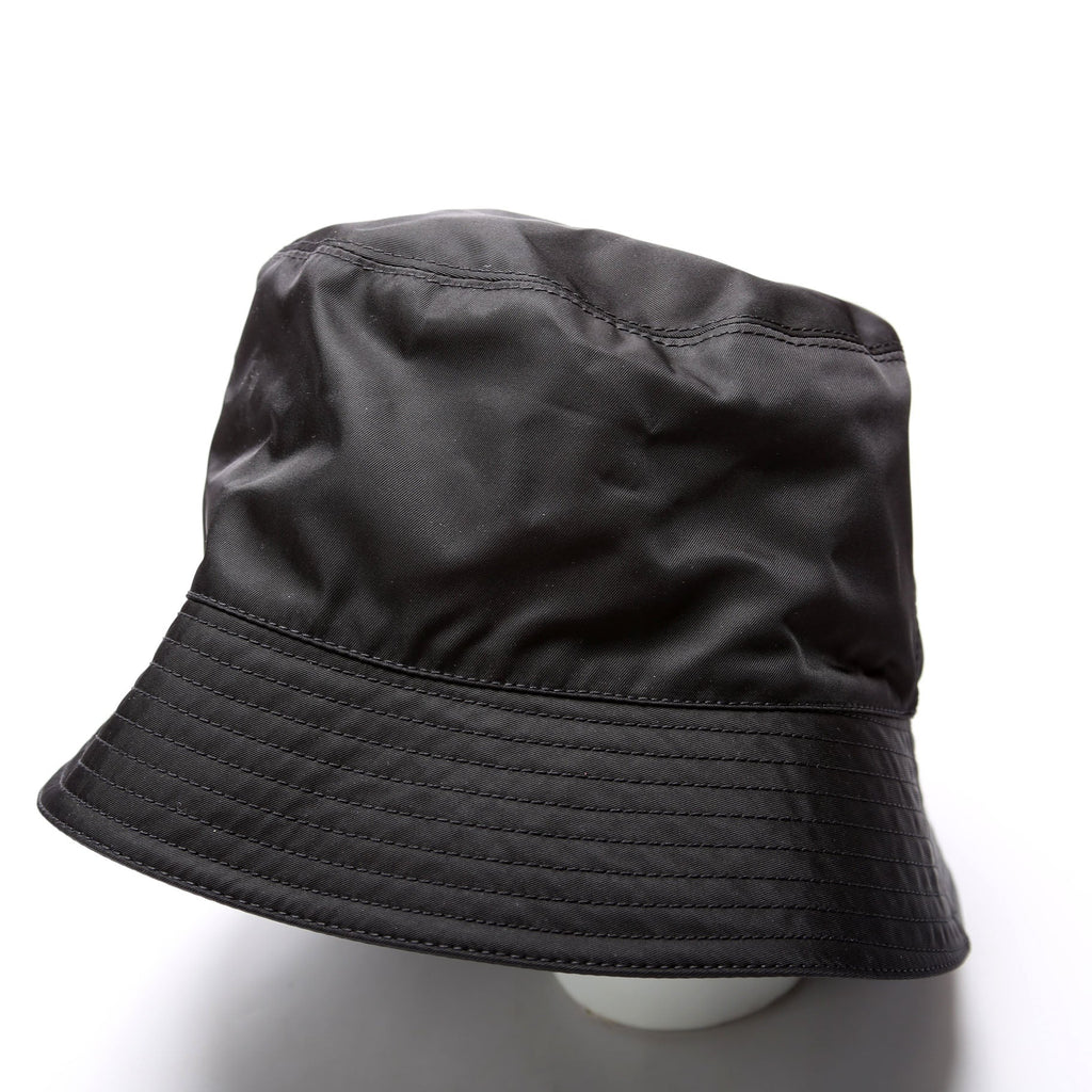 1HC137 Re-Nylon Triangle Logo Bucket Hat Size Medium Black