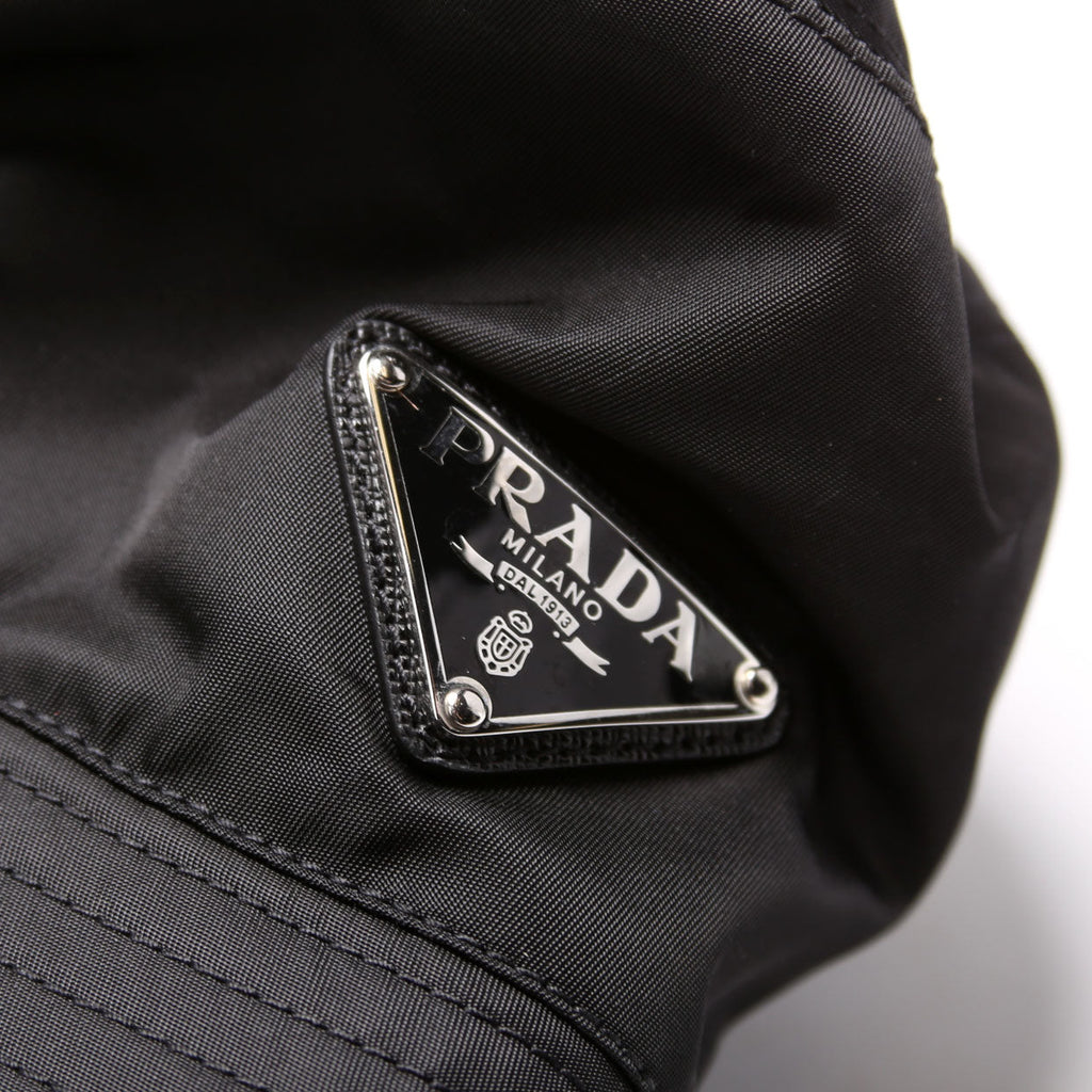1HC137 Re-Nylon Triangle Logo Bucket Hat Size Medium Black