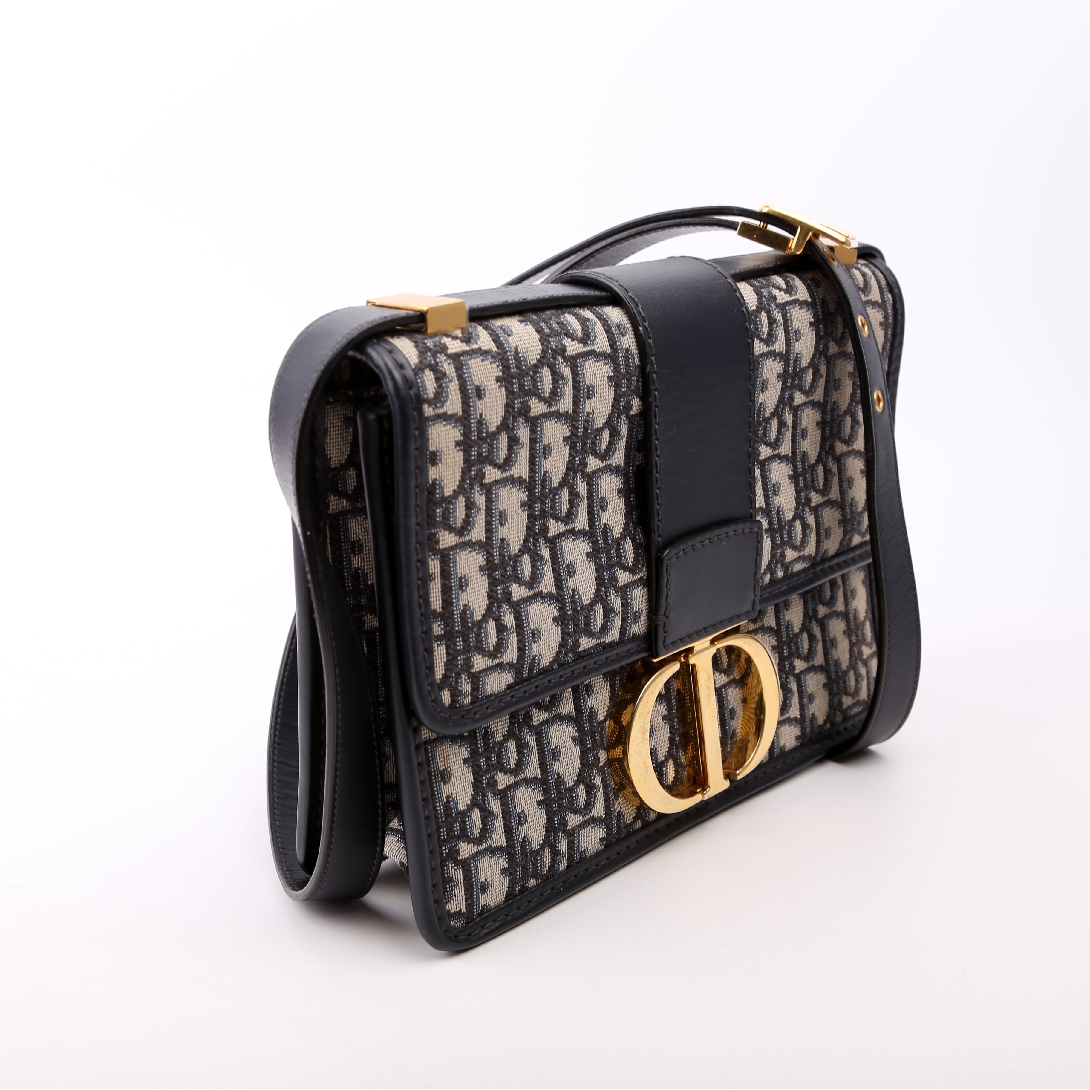 30 Montaigne Chain Bag Navy/Beige