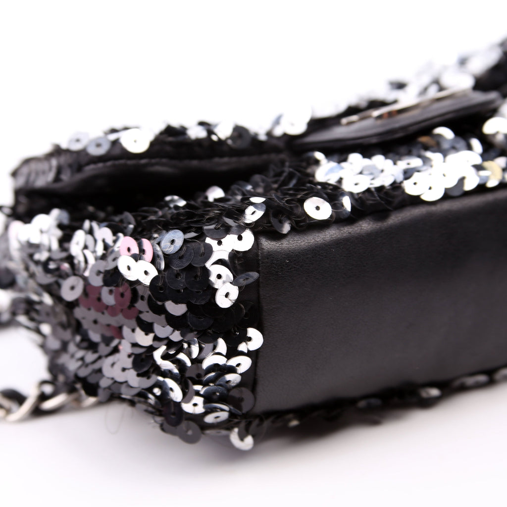 Classic Flap Mini Rectangle Sequin 12M Black/Silver