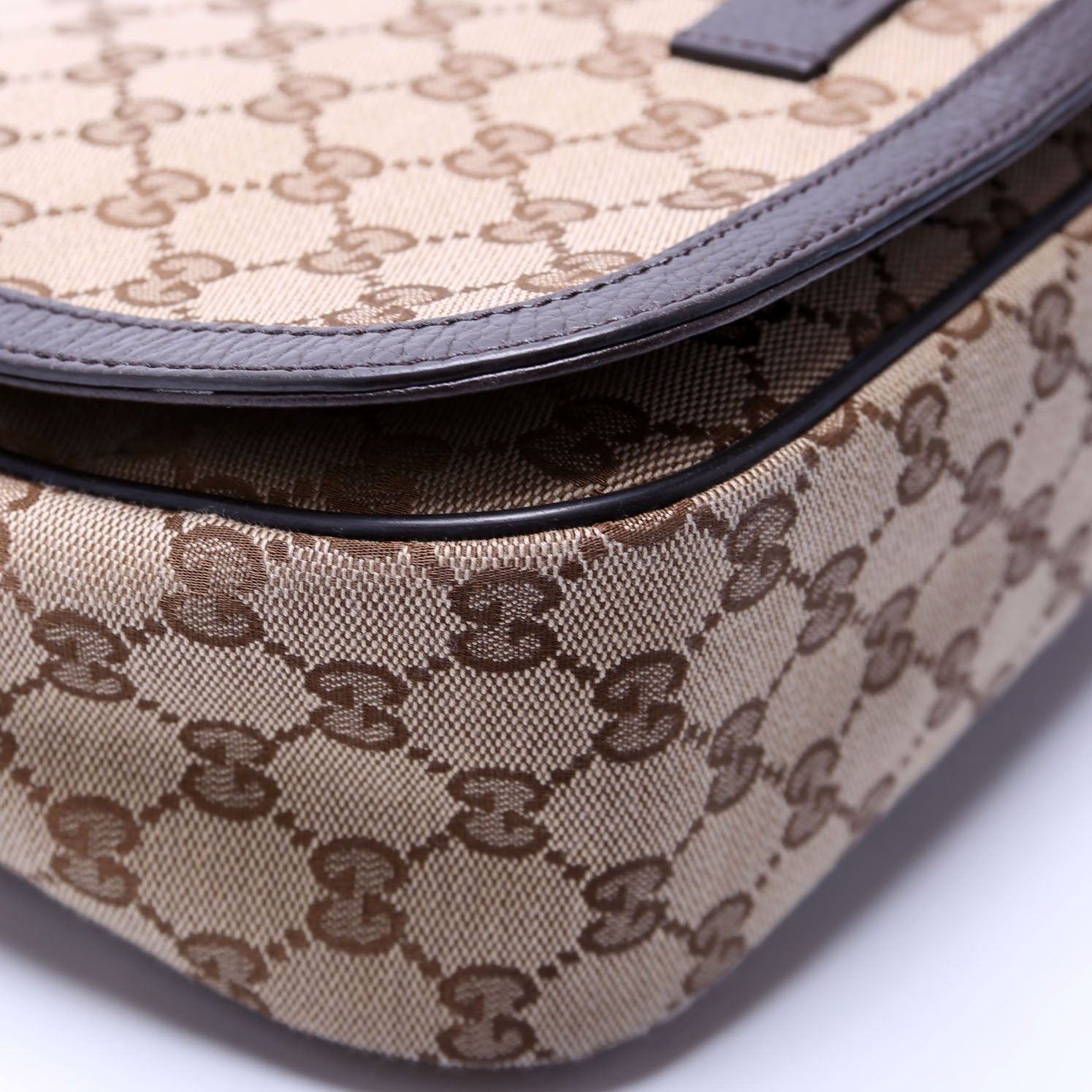 449172 GG Canvas Messenger
