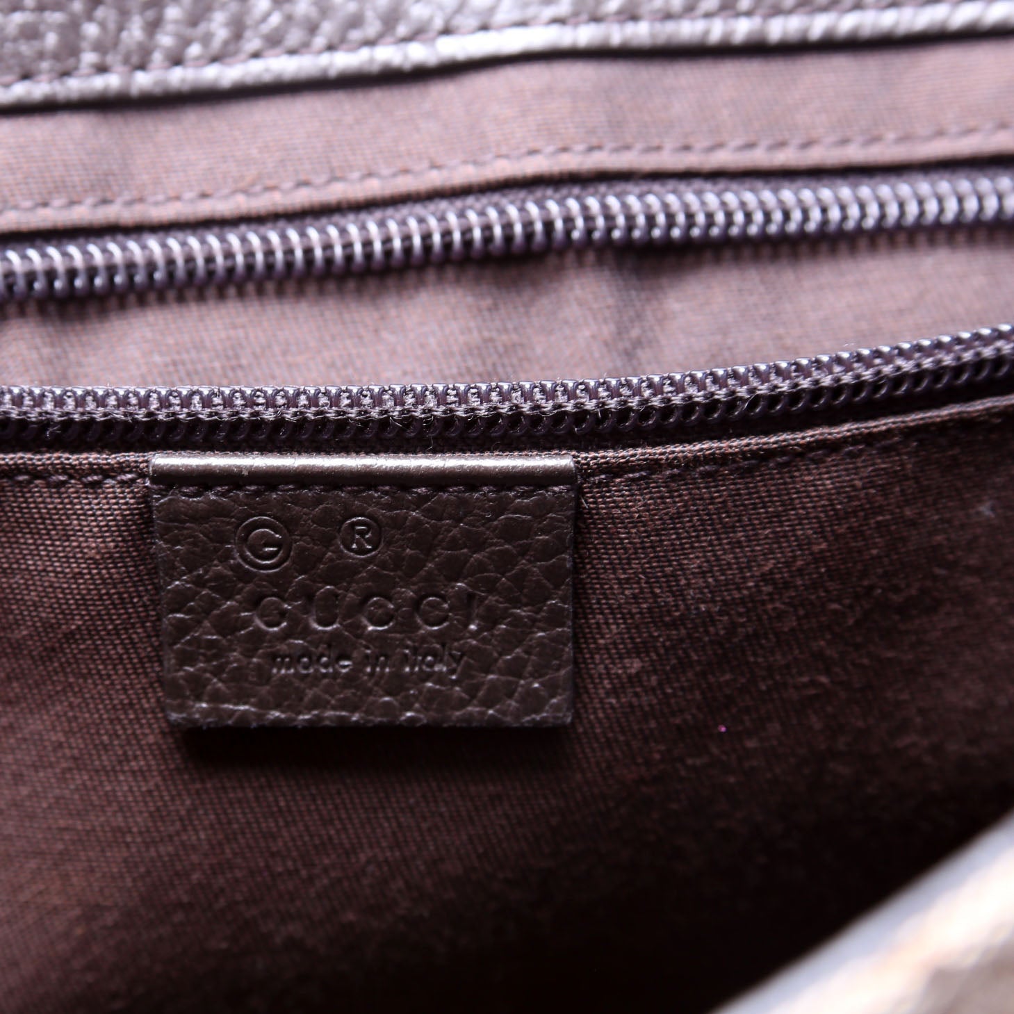 449172 GG Canvas Messenger