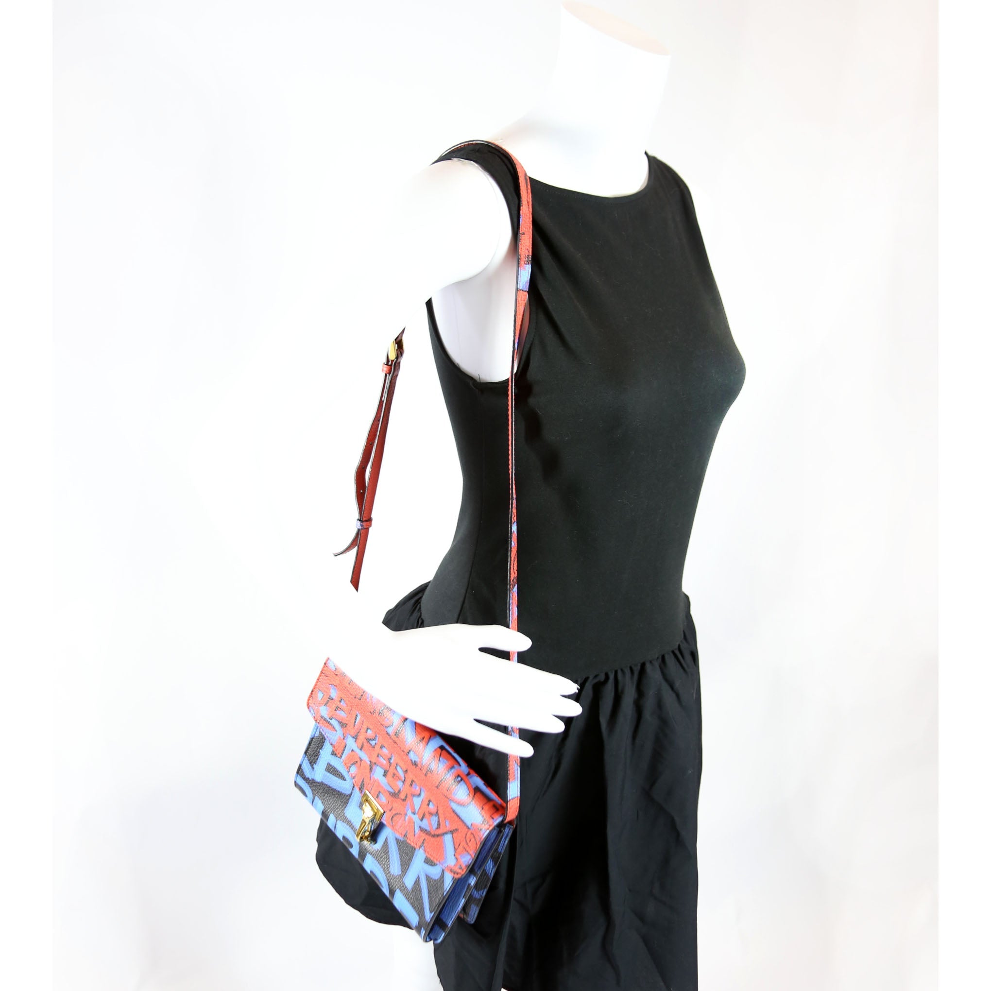 4072491 Graffiti Leather Macken Crossbody Red/Blue