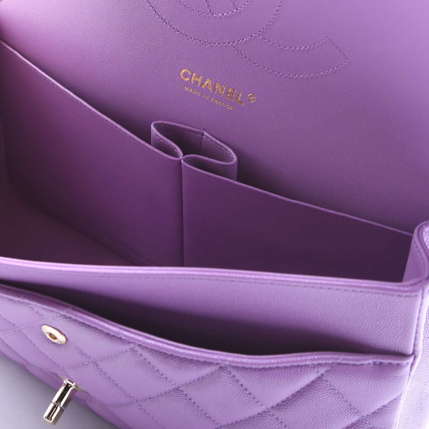 Classic Flap Jumbo Caviar RFID Purple