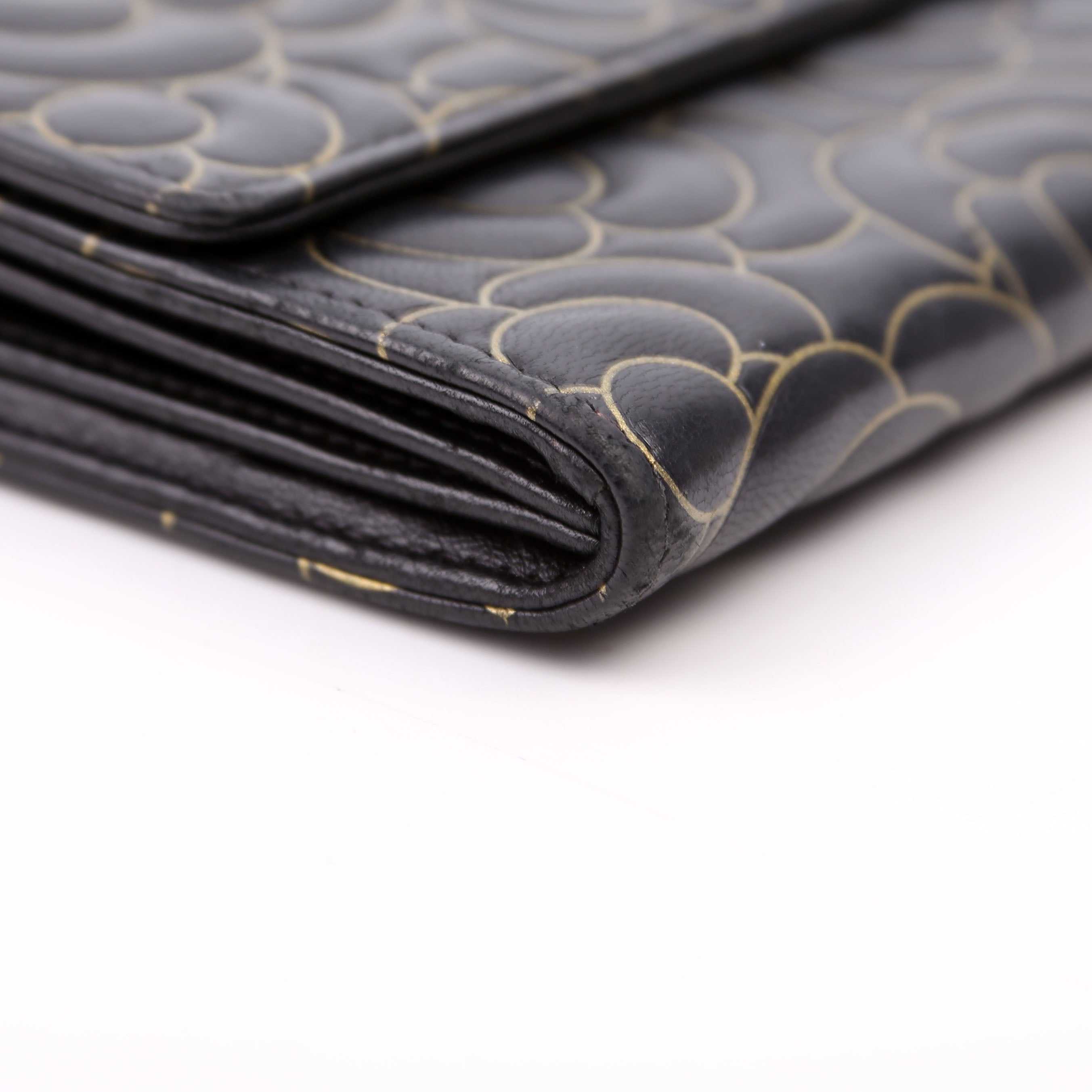 Camellia Embossed Long Wallet 21M Black/Gold