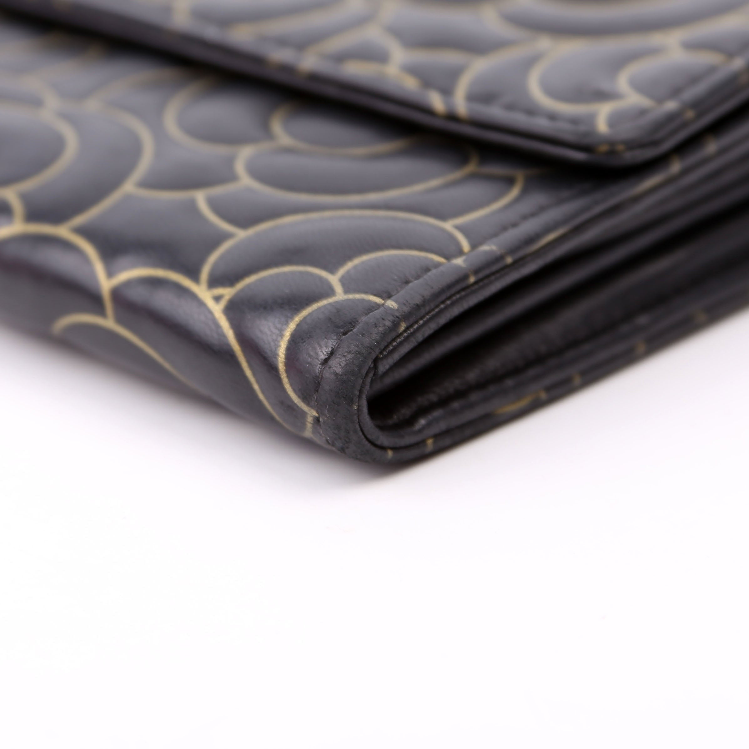 Camellia Embossed Long Wallet 21M Black/Gold