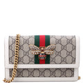 476079 Queen Margaret Wallet On Chain White