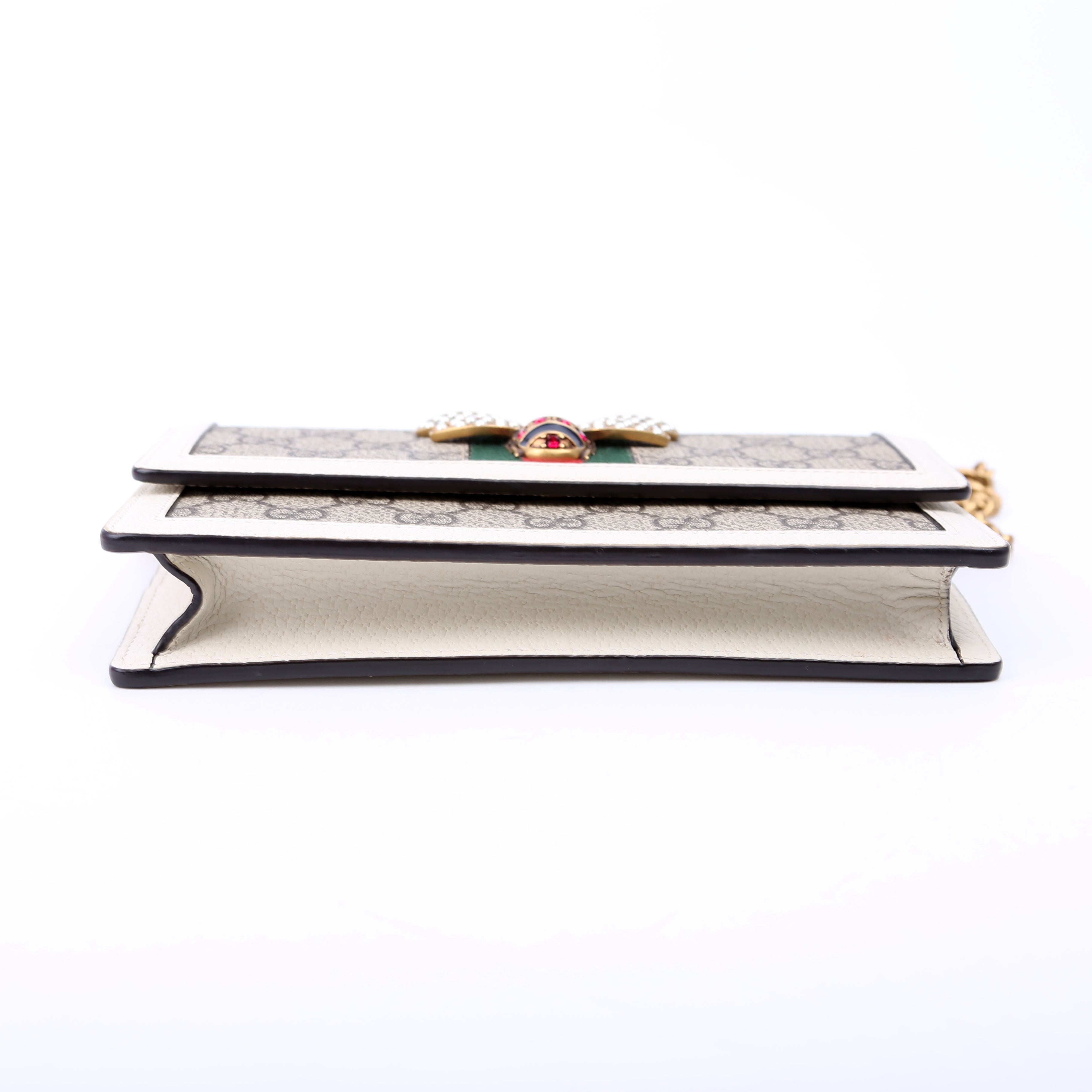 476079 Queen Margaret Wallet On Chain White