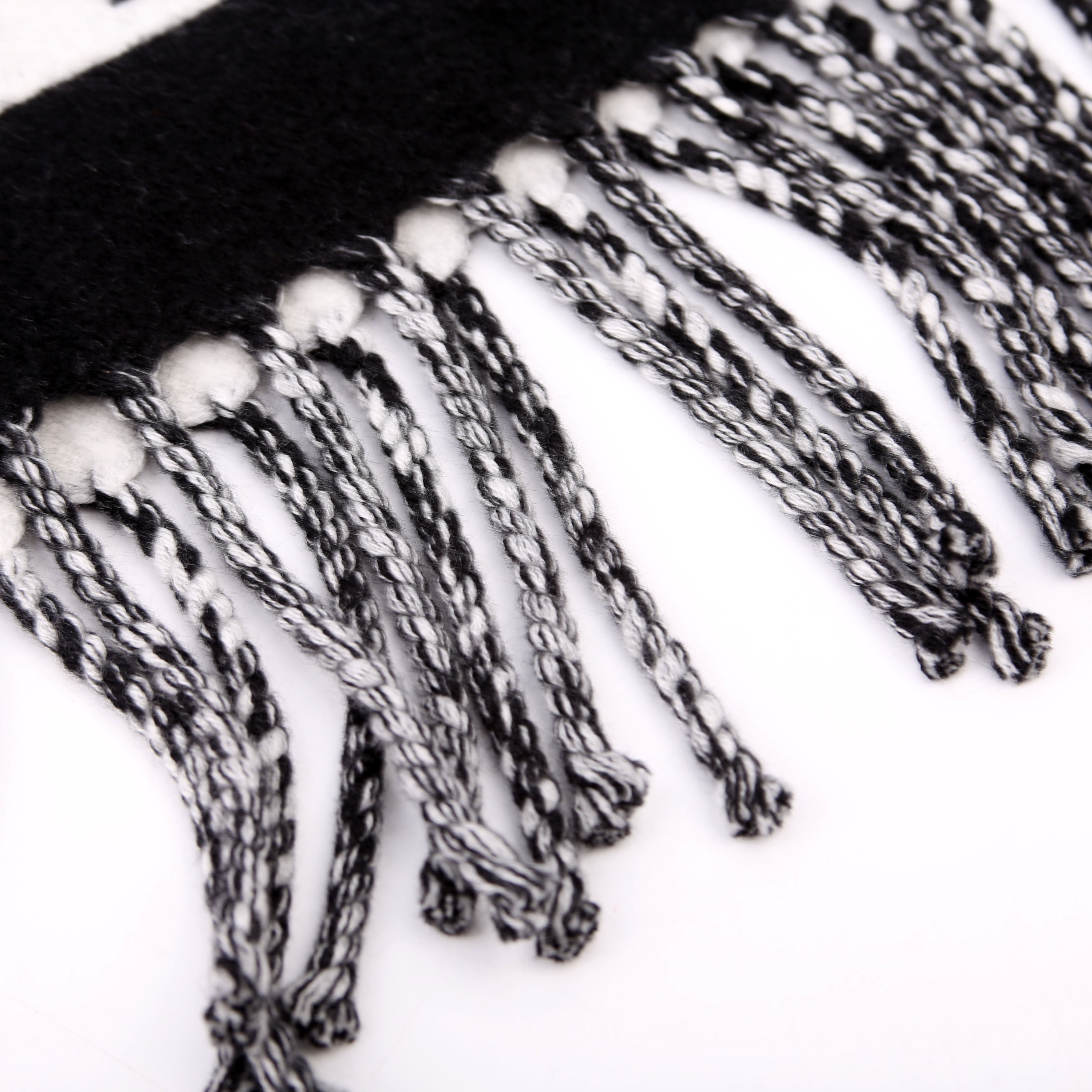 Smash Wool Muffler Scarf Black/White
