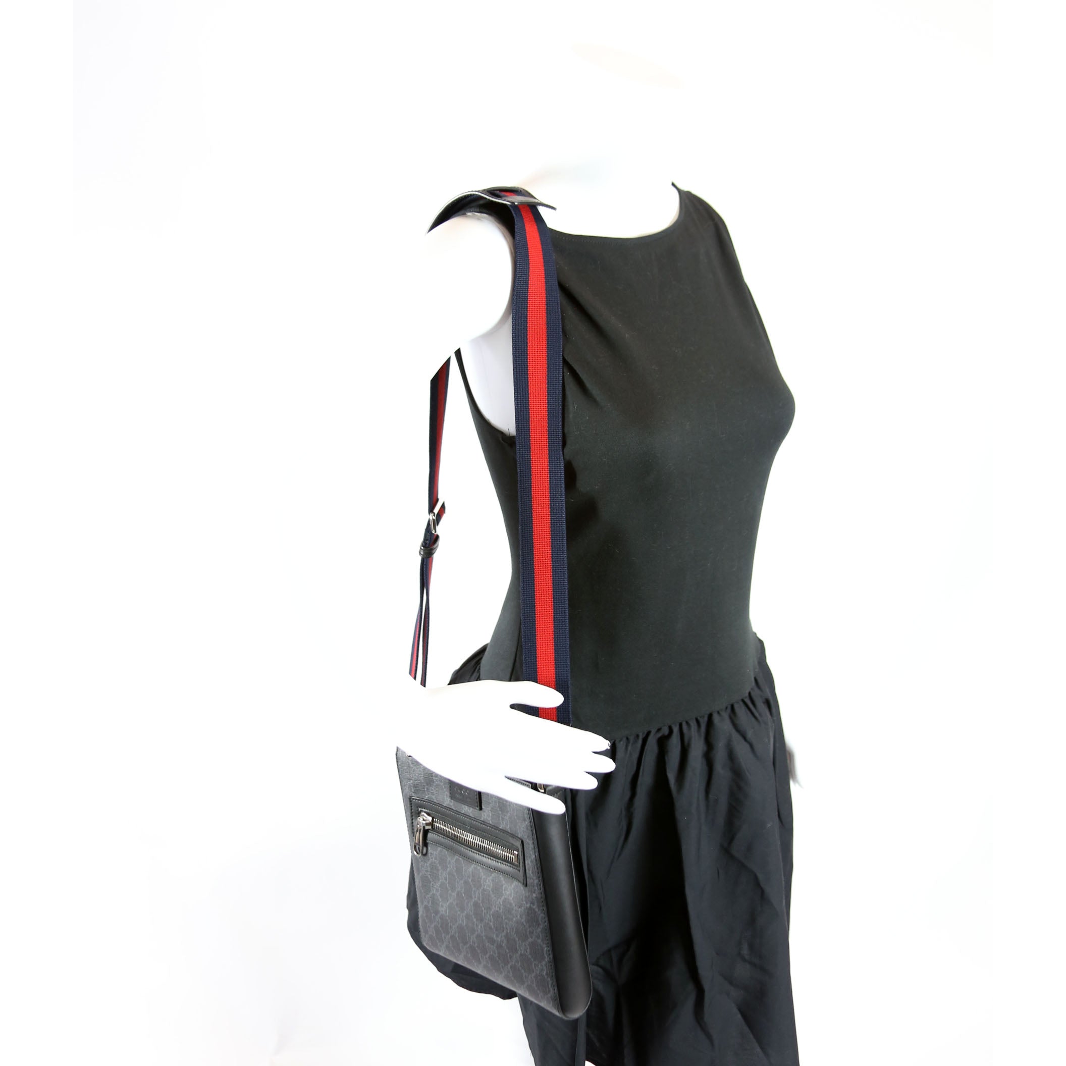 523599 Supreme Messenger Bag Black