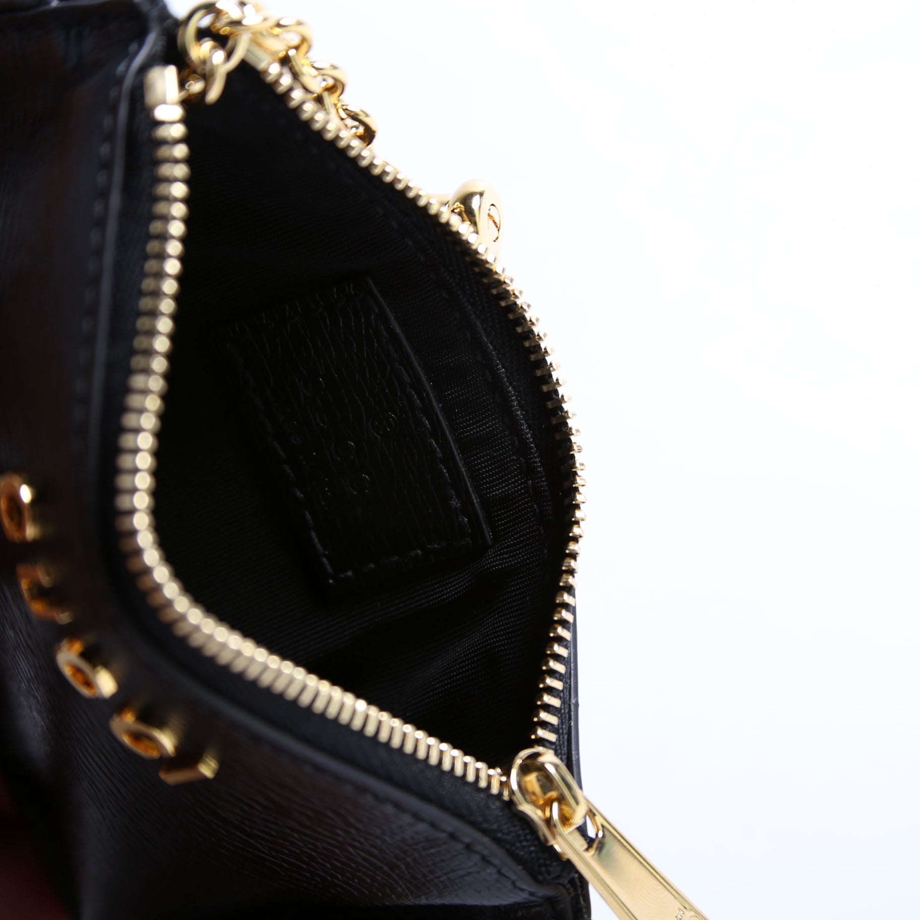 790102 Script Key Case Black