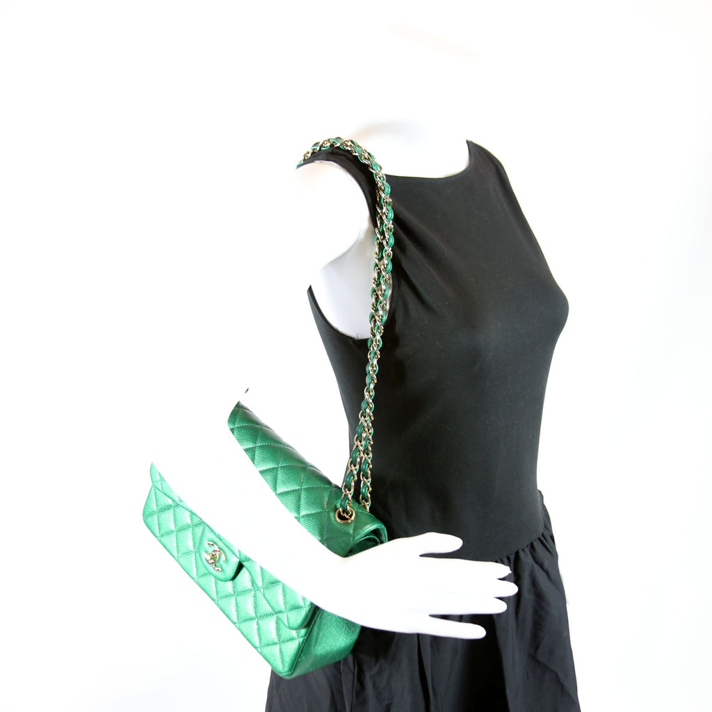 Classic Flap Jumbo Metallic Caviar 25-28M Green