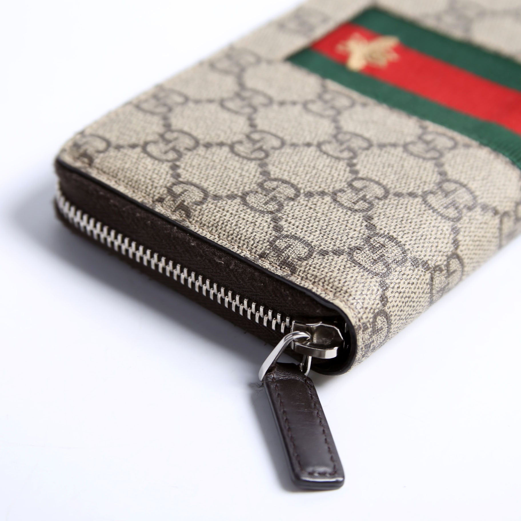 Gucci 408831 Web GG Supreme Zip Around Wallet Bee